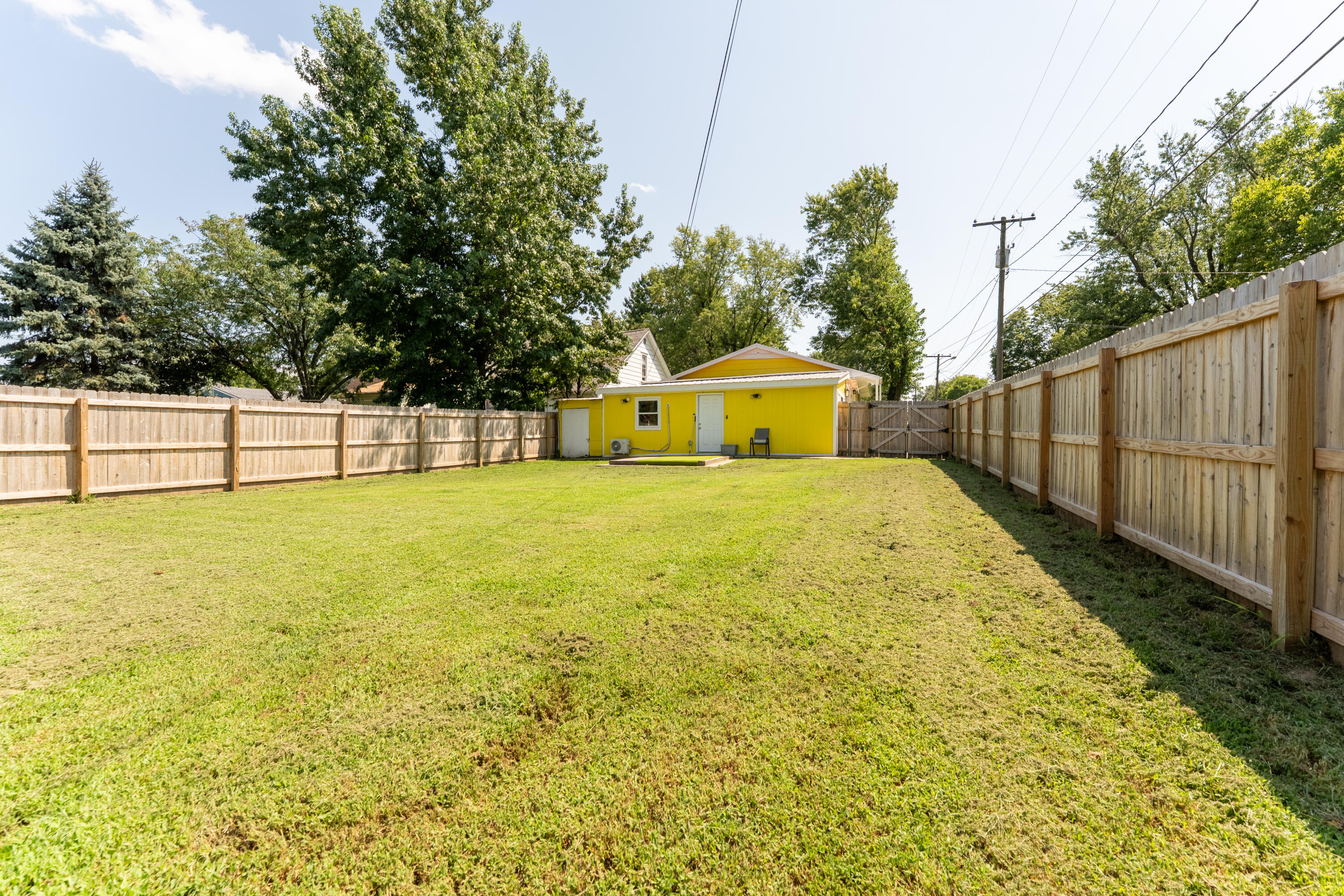 1437 West Central Street Property Photo 21