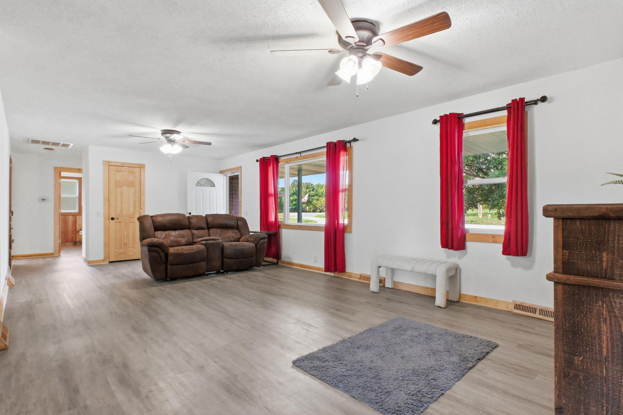 208 South Clompton Street Property Photo 7