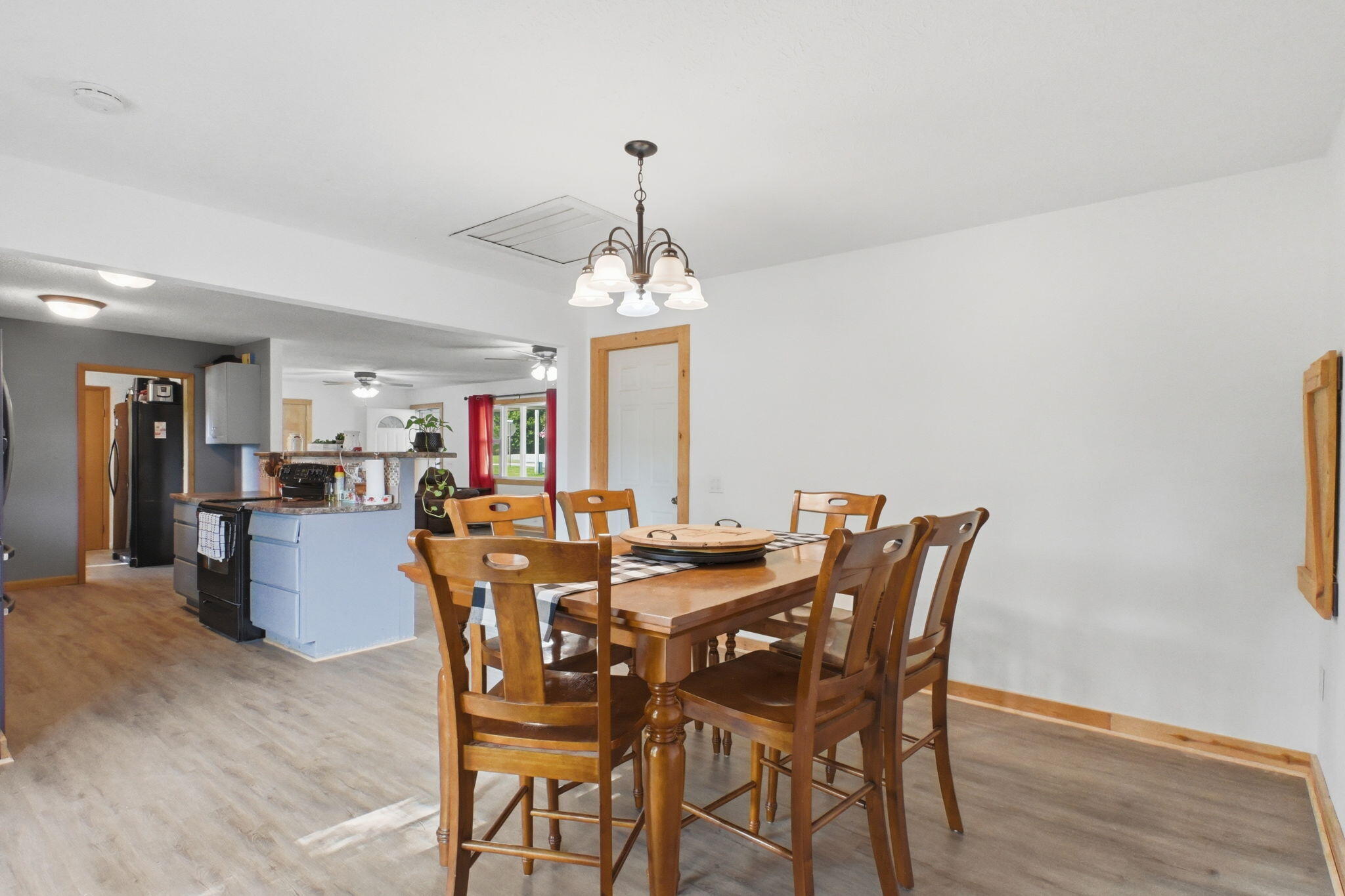 208 South Clompton Street Property Photo 14