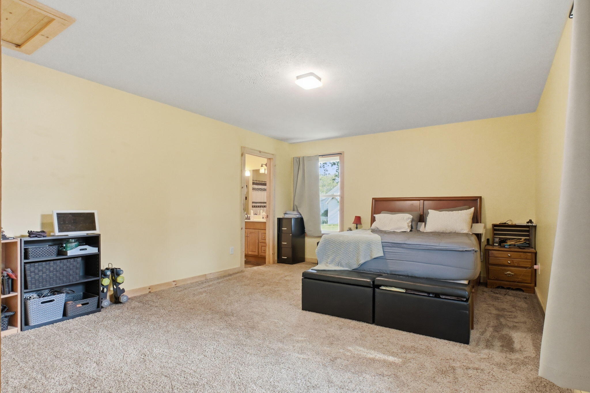 208 South Clompton Street Property Photo 17
