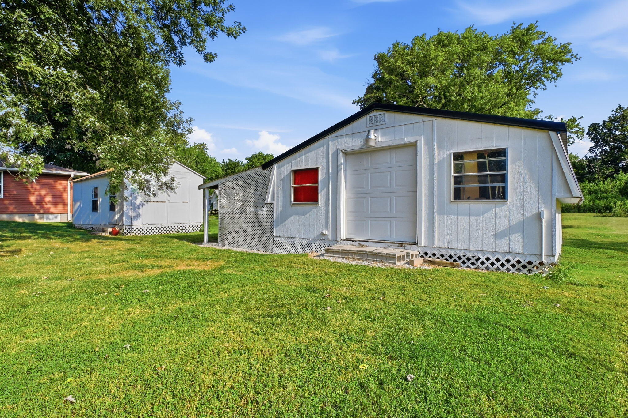 208 South Clompton Street Property Photo 33