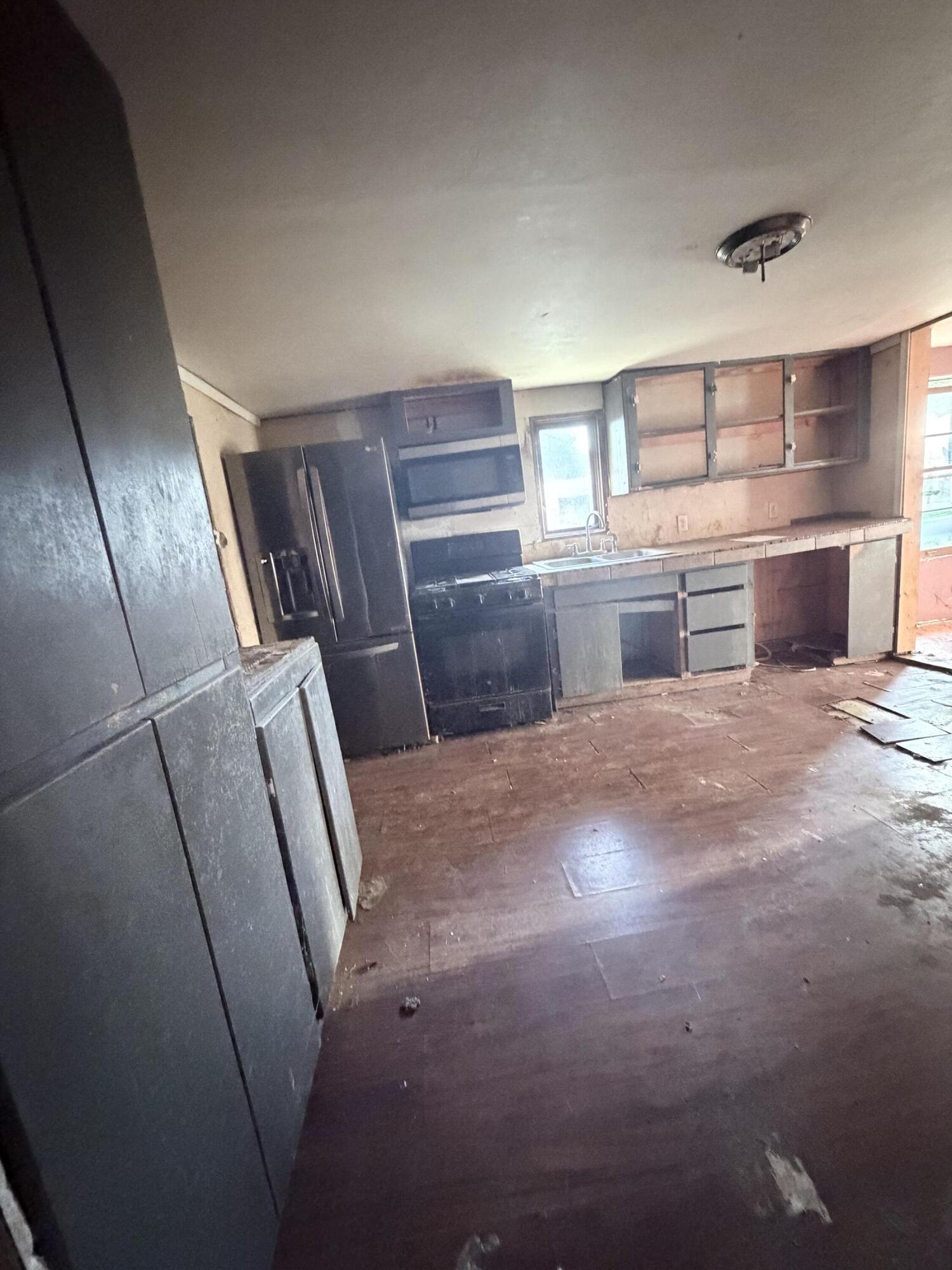 1847 North Hillcrest Avenue Property Photo 13