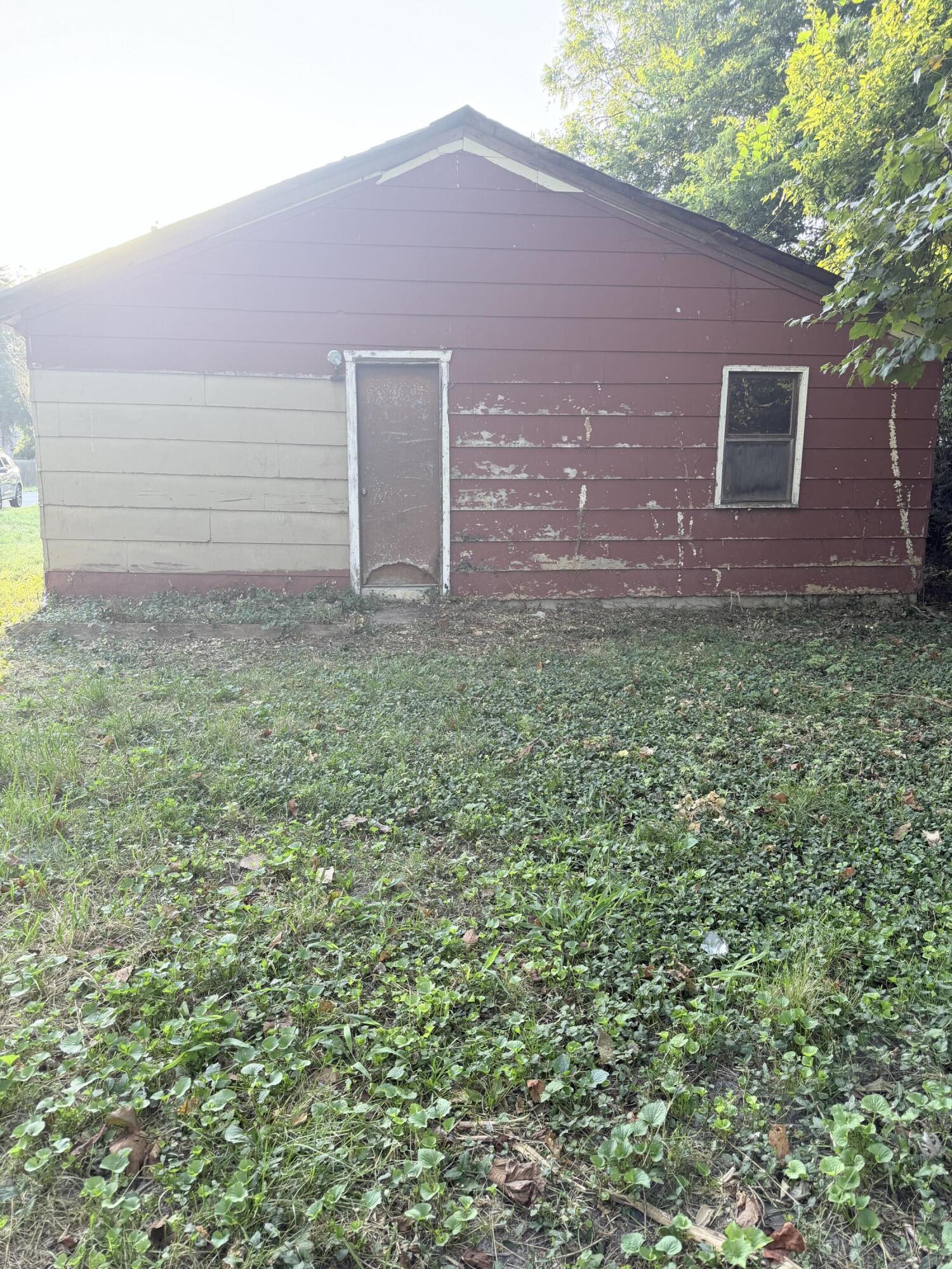 1847 North Hillcrest Avenue Property Photo 21