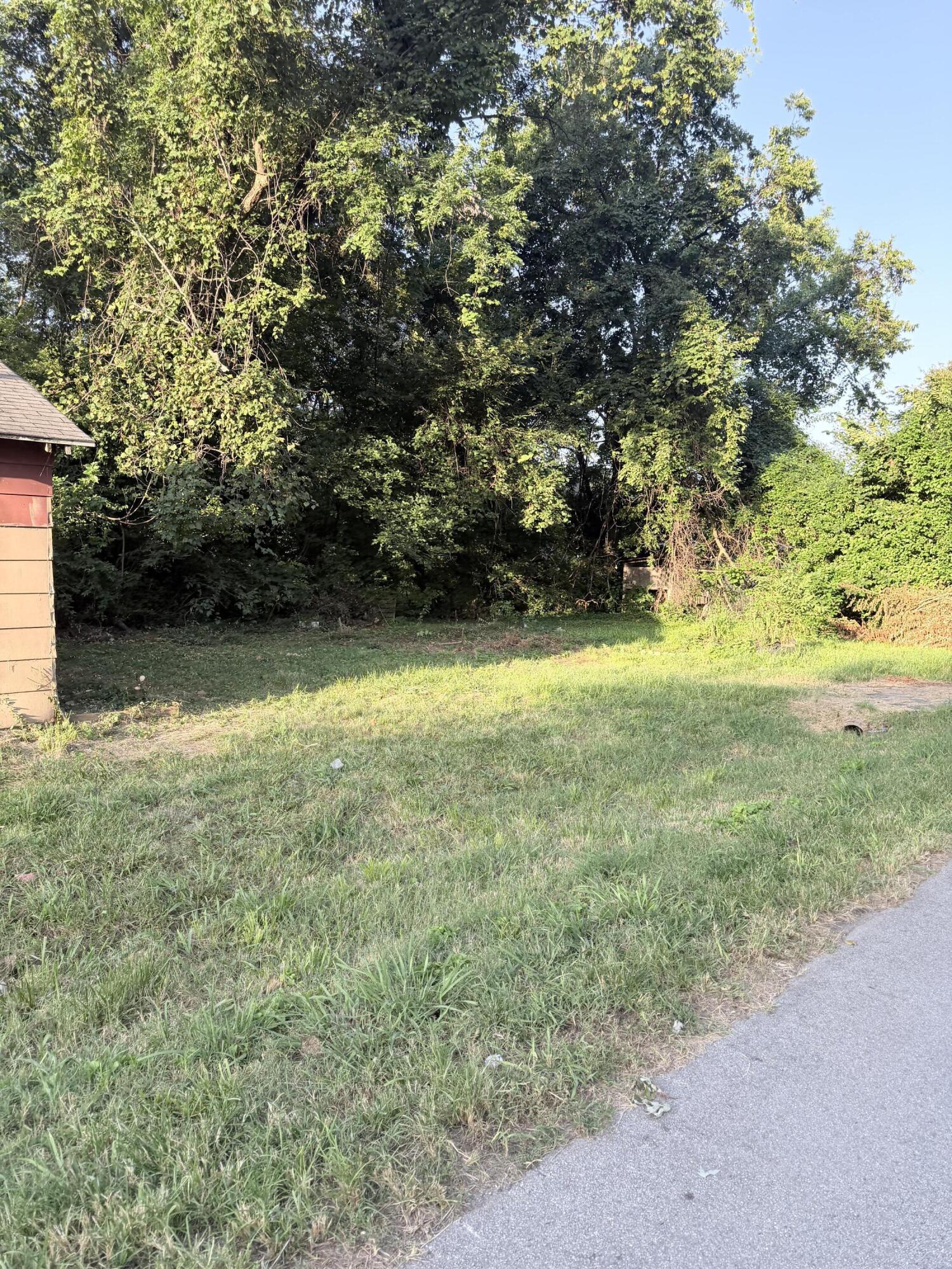 1847 North Hillcrest Avenue Property Photo 25