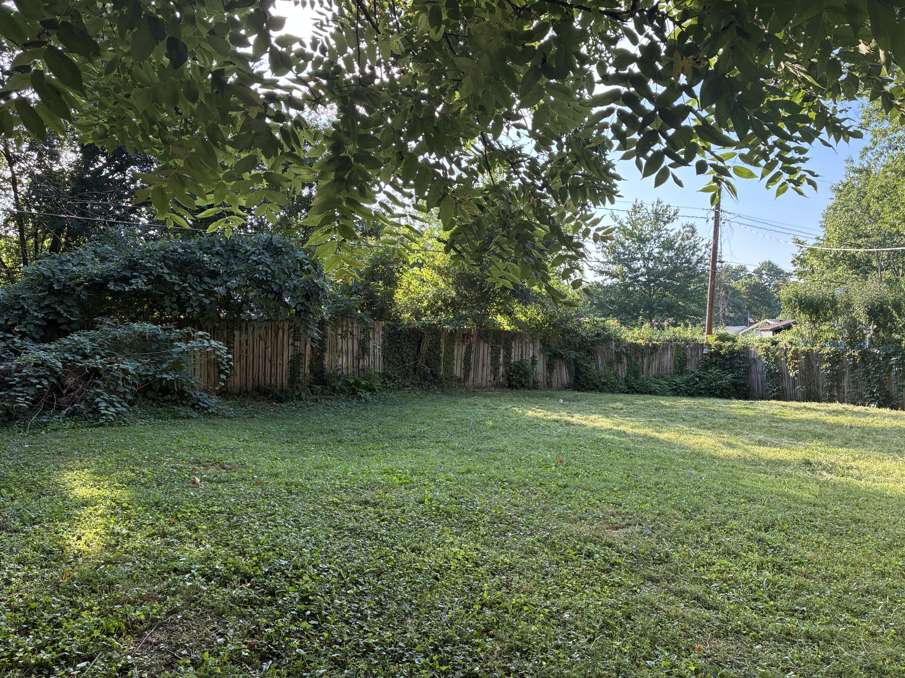 909 South Devonshire Drive Property Photo 6