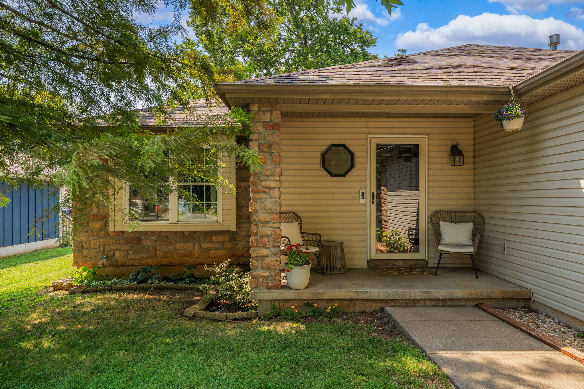 2417 South Fremont Avenue Property Photo 3