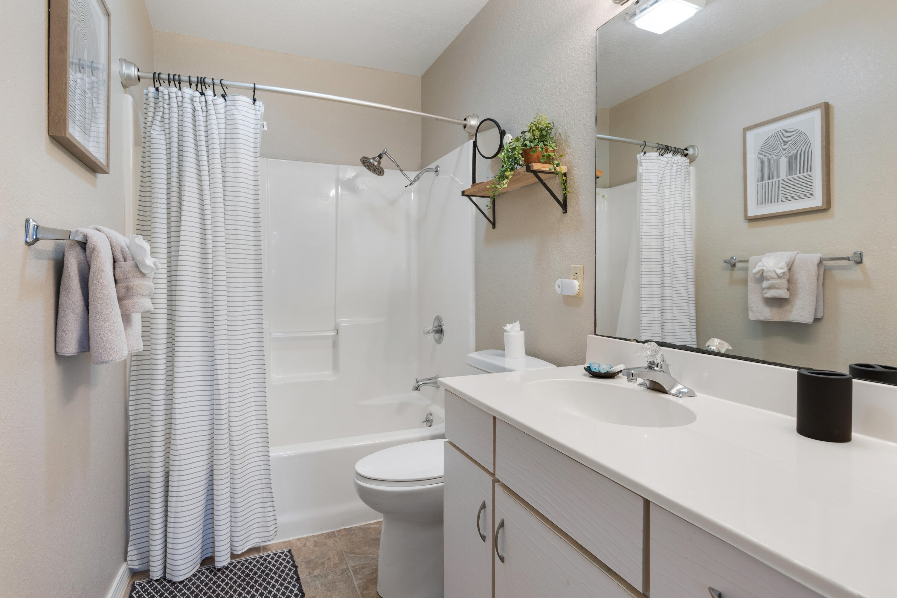 2700 Green Mountain Drive 2 Property Photo 16