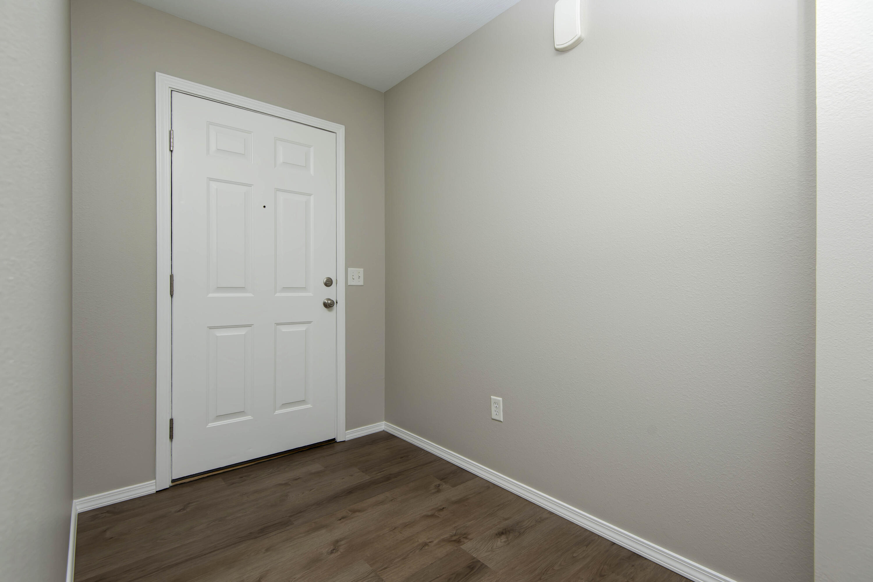2463 West Cedar Creek Drive Property Photo 4