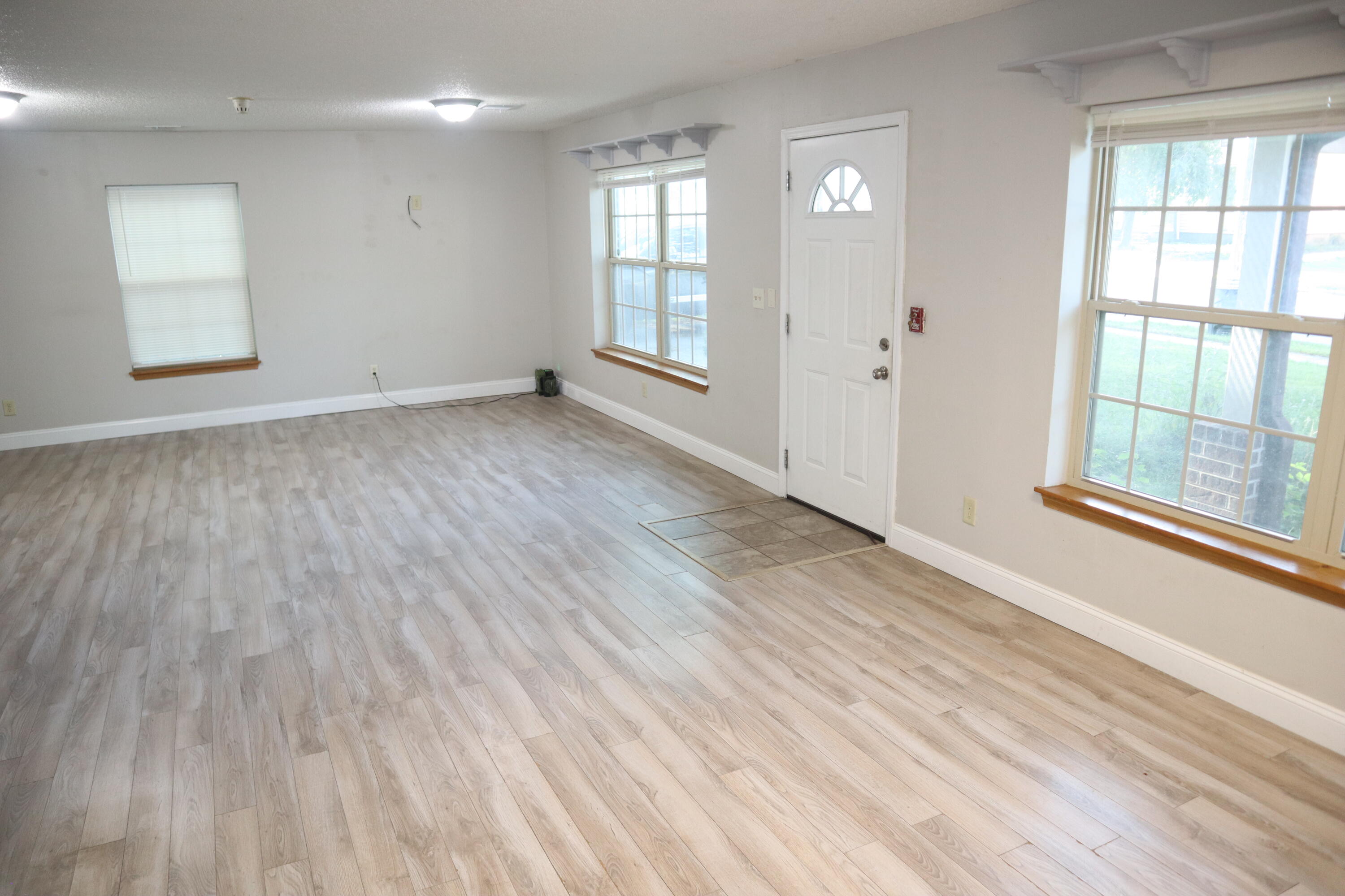 651 West Nichols Street Property Photo 7