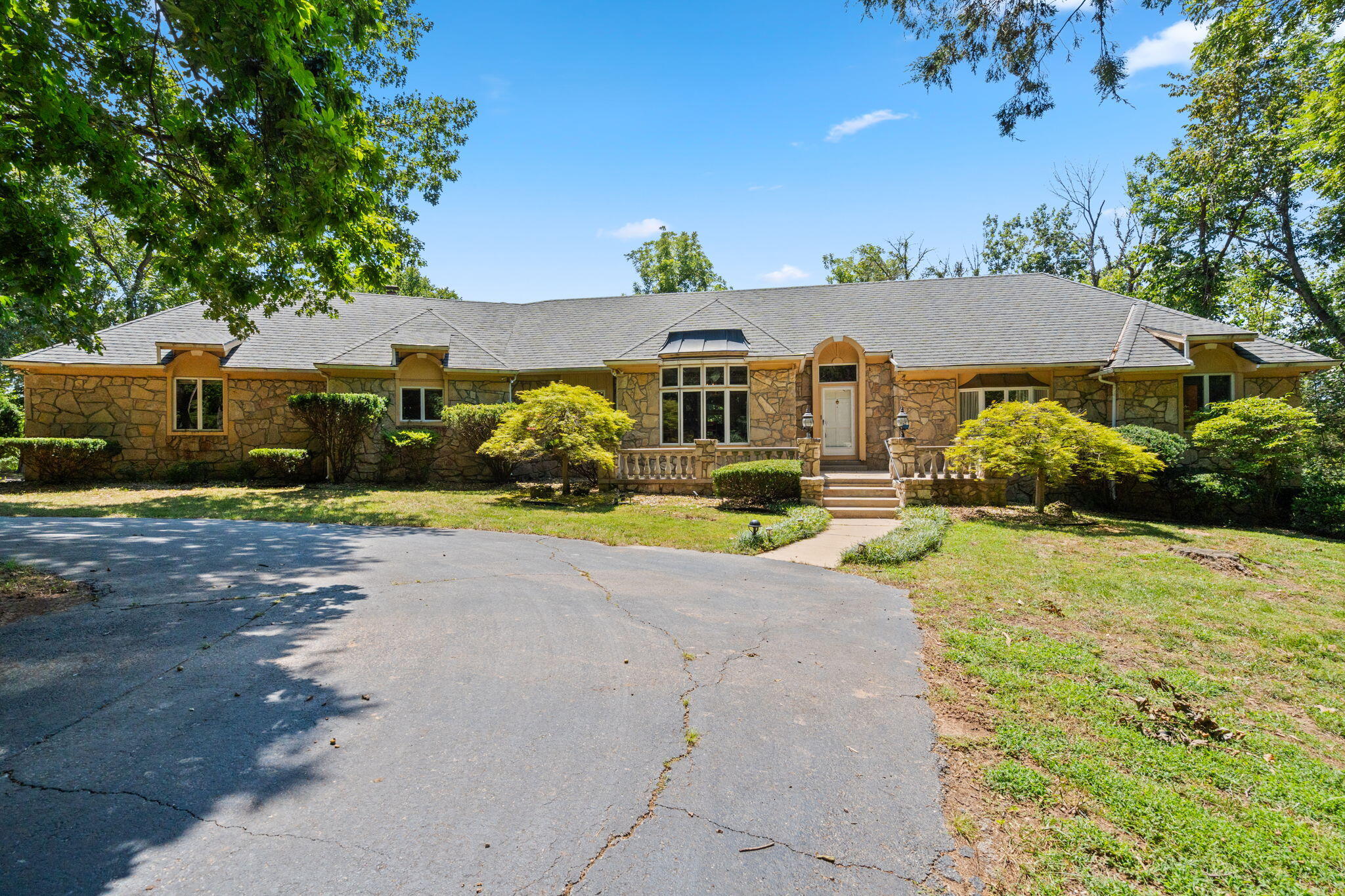 980 West Rivendale Drive Property Photo 18