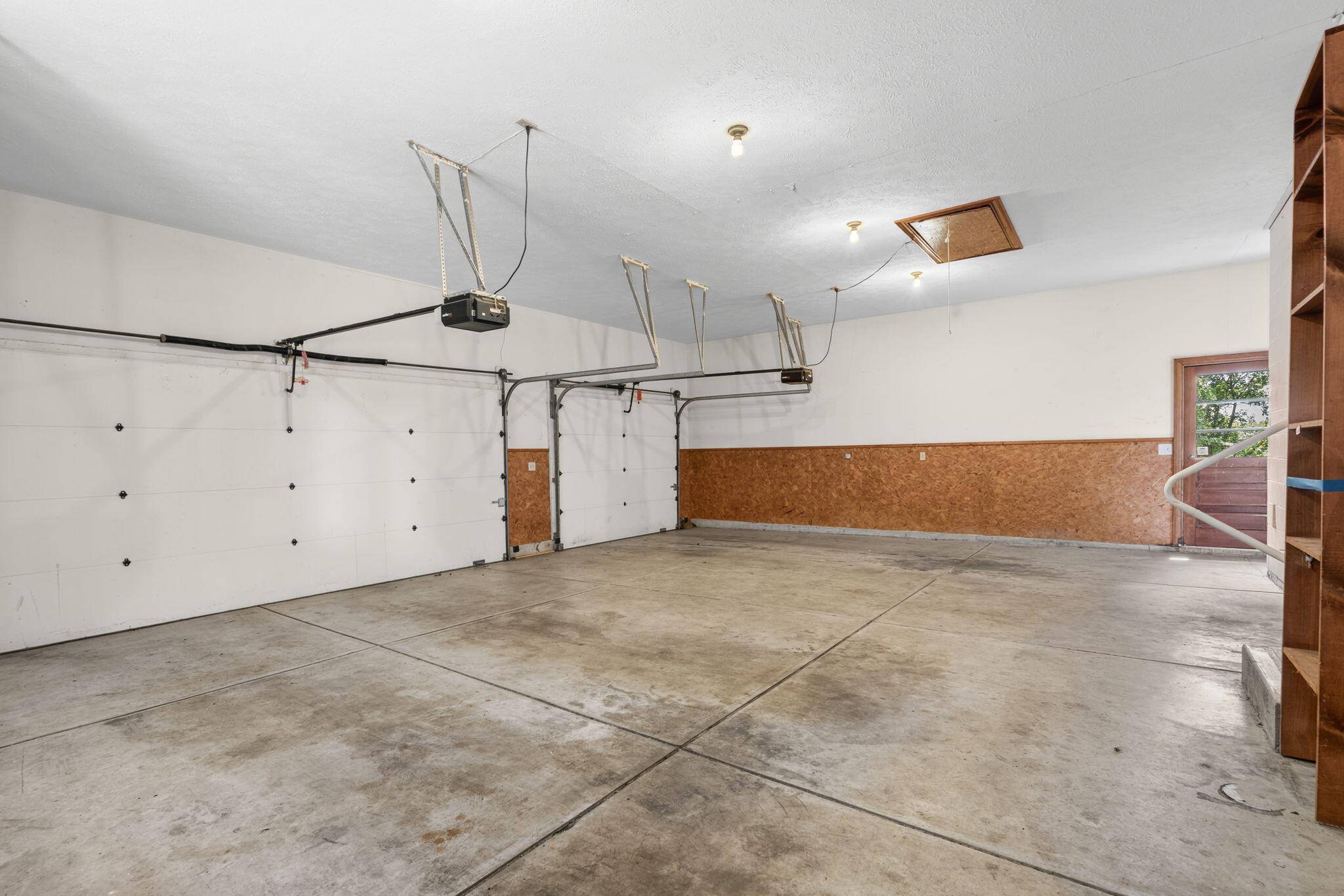 980 West Rivendale Drive Property Photo 45
