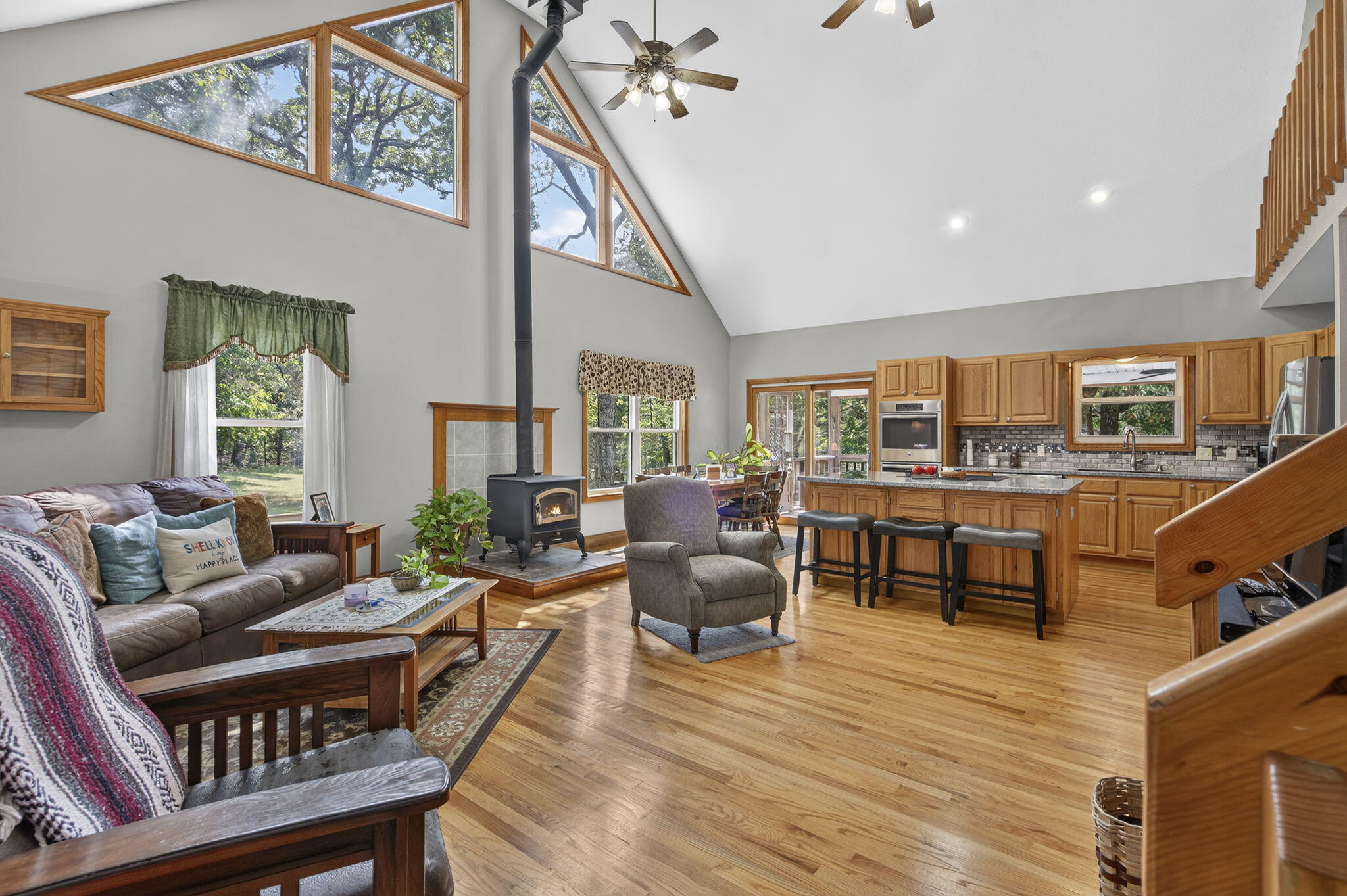 27639 Royal Point Drive Property Photo 3