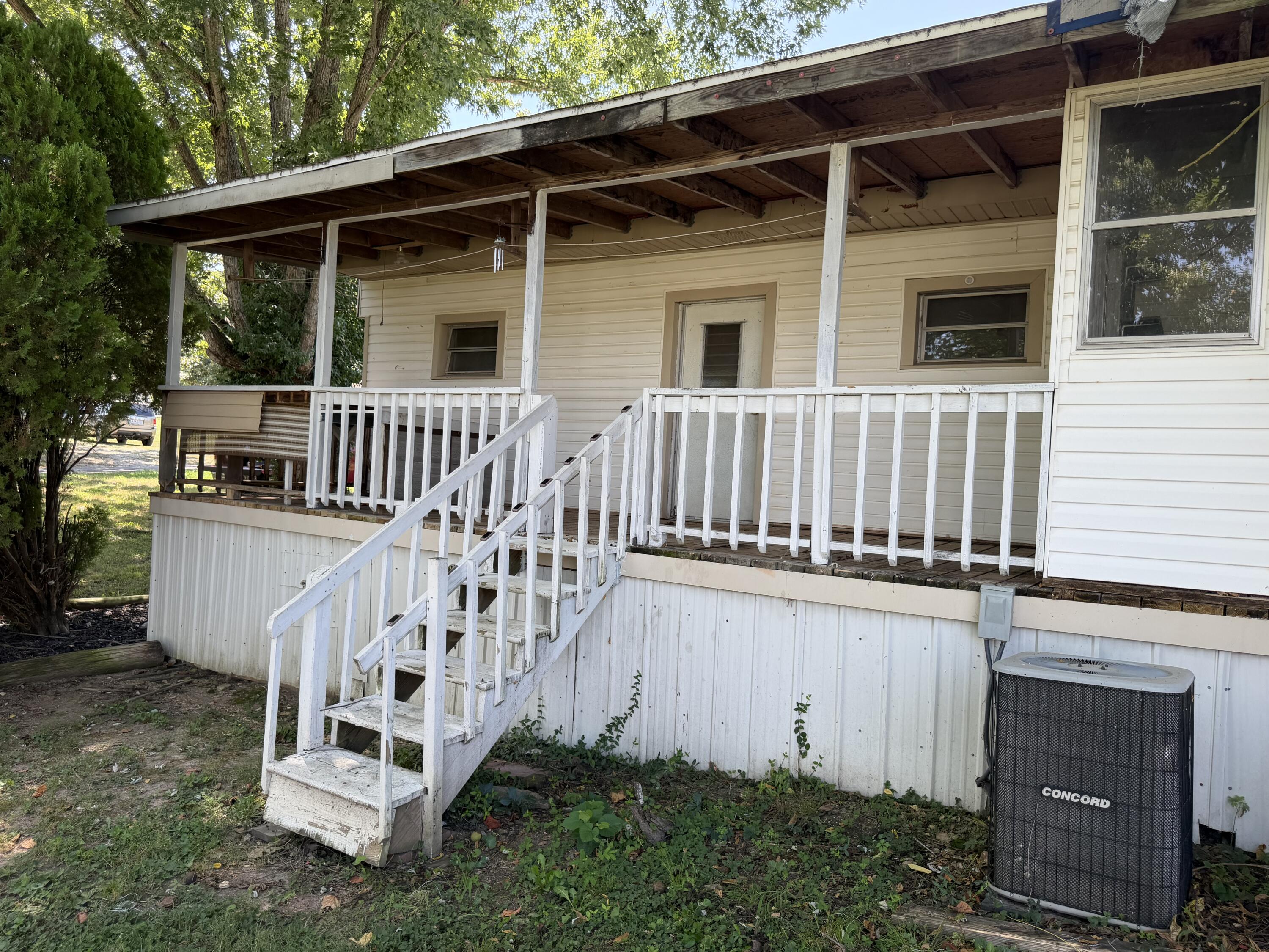 135 Lake Circle Drive Property Photo 11