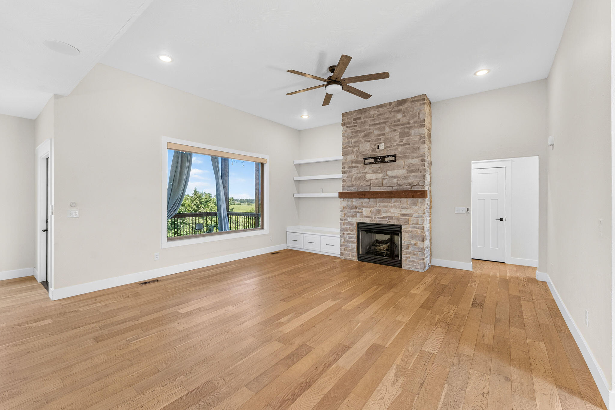 4457 Rome Avenue Property Photo 9