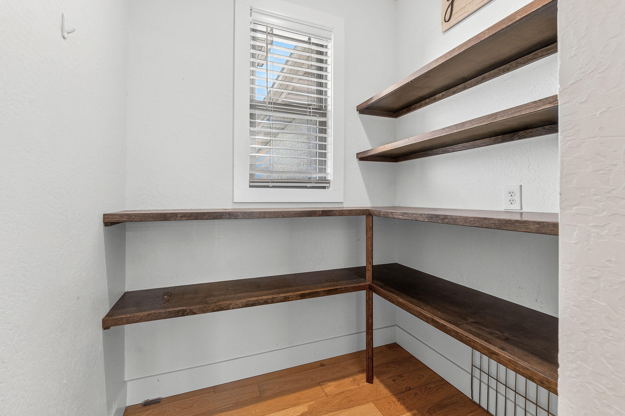 4457 Rome Avenue Property Photo 16