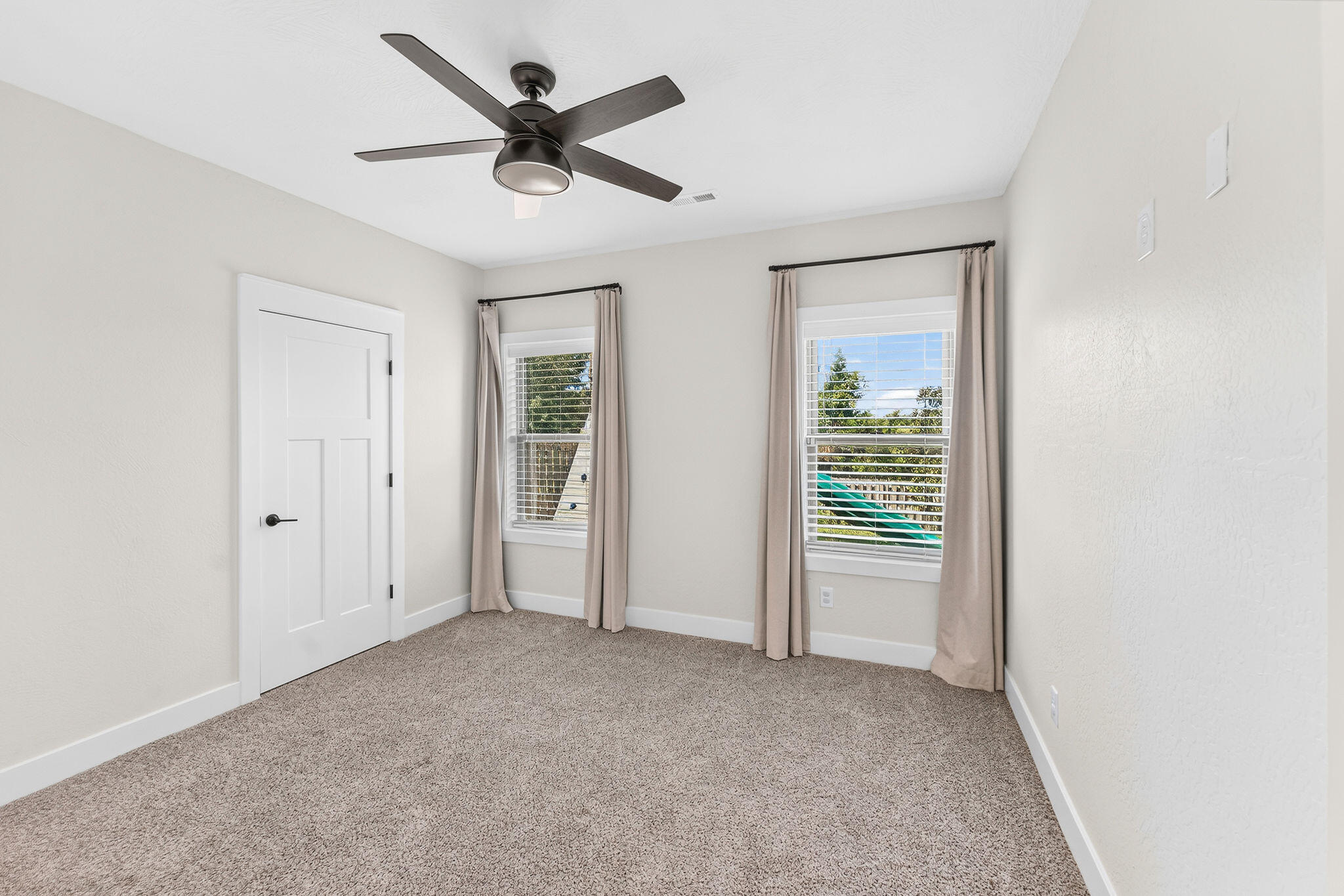 4457 Rome Avenue Property Photo 45