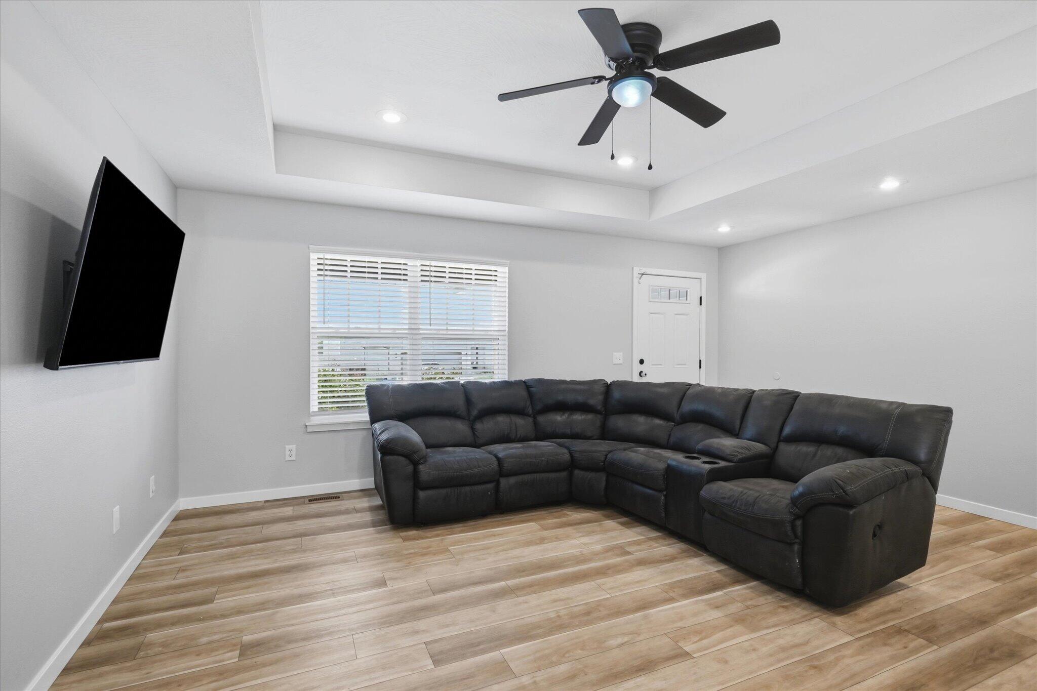 802 South Wheaton Hills Drive Property Photo 8