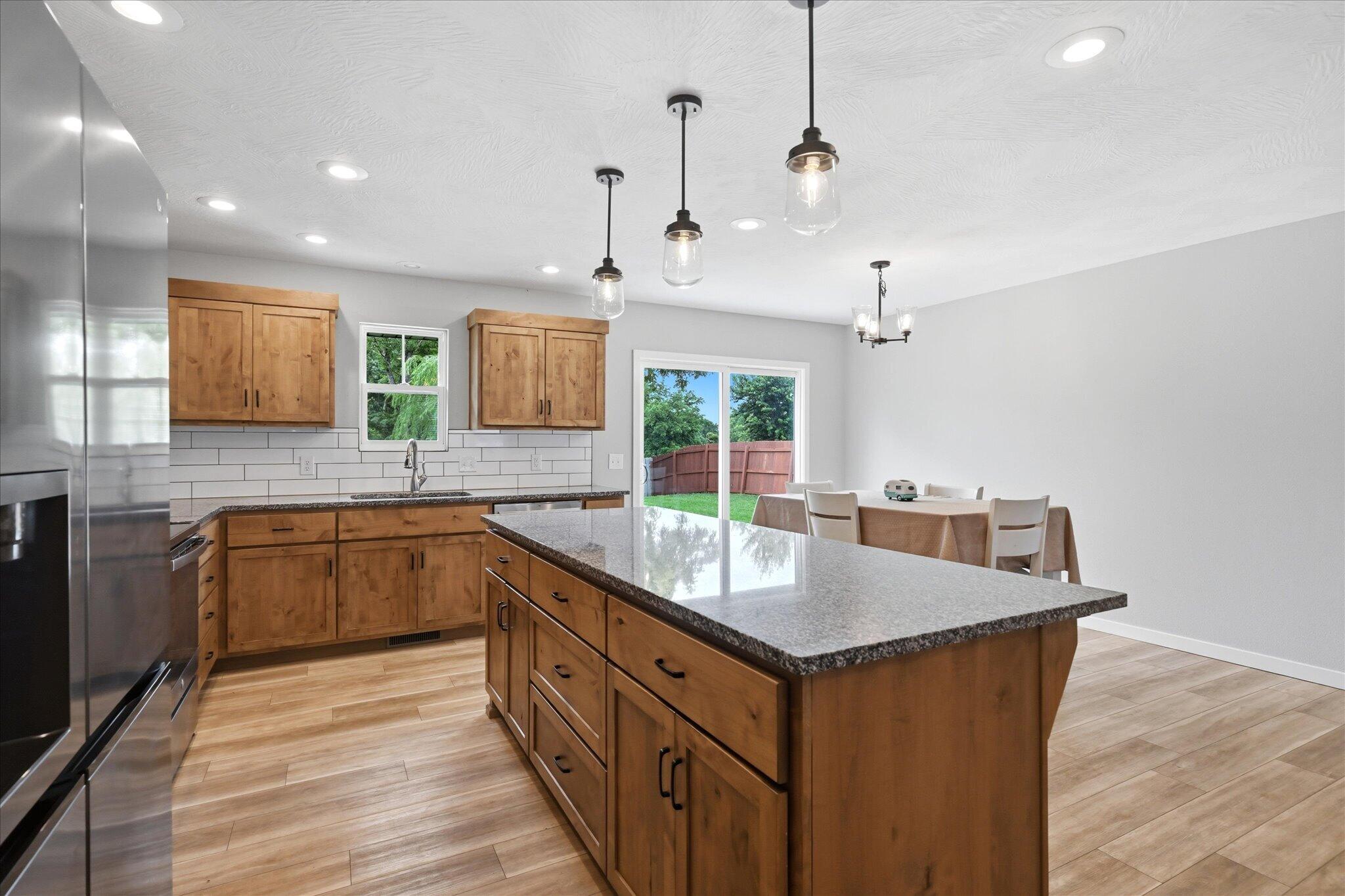 802 South Wheaton Hills Drive Property Photo 11