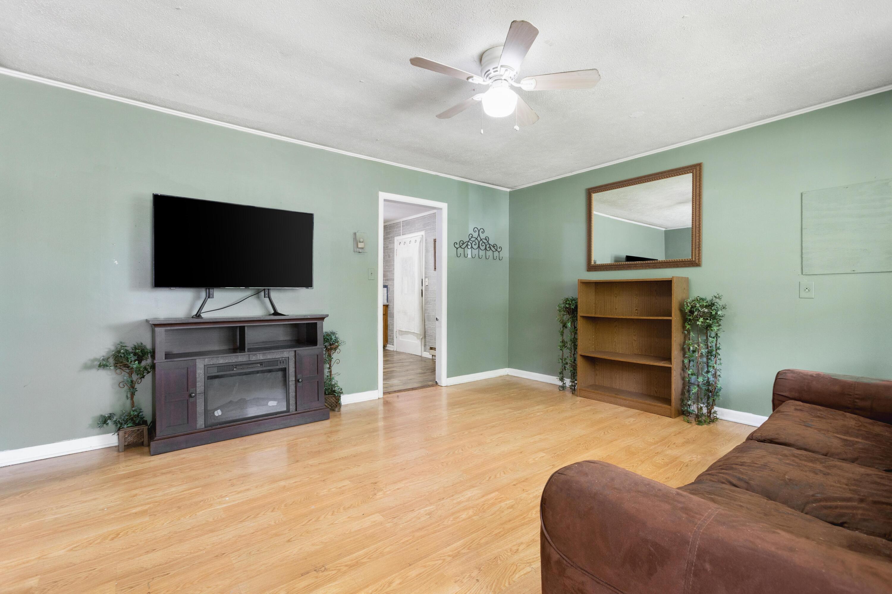 621 Eiserman Avenue Property Photo 8