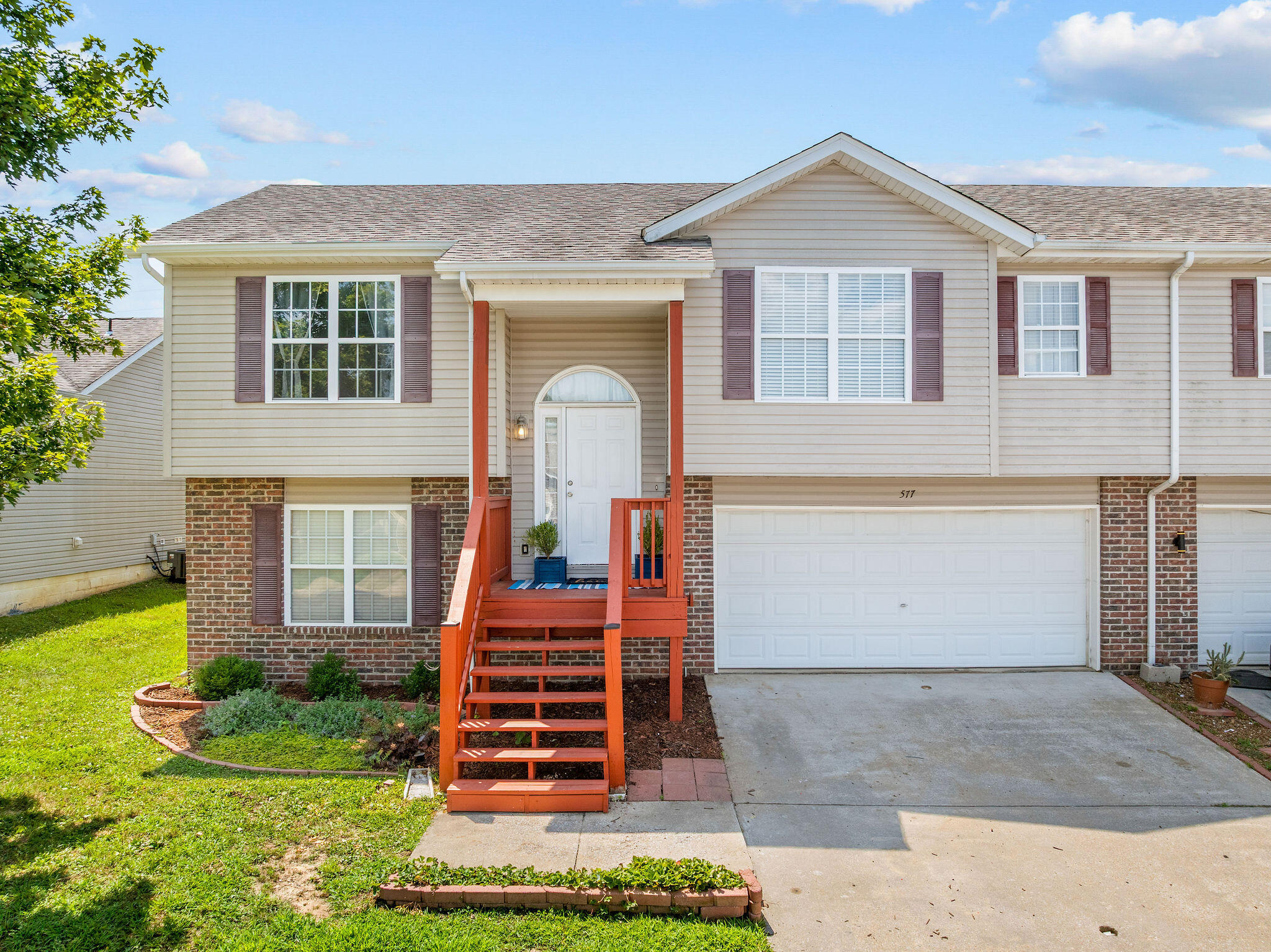 577 Van Buren Road Property Photo 3