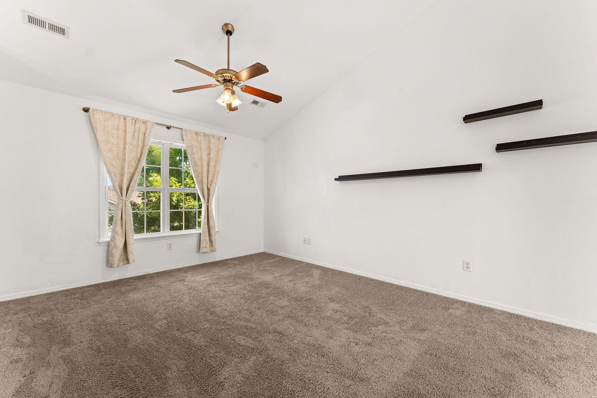 577 Van Buren Road Property Photo 8