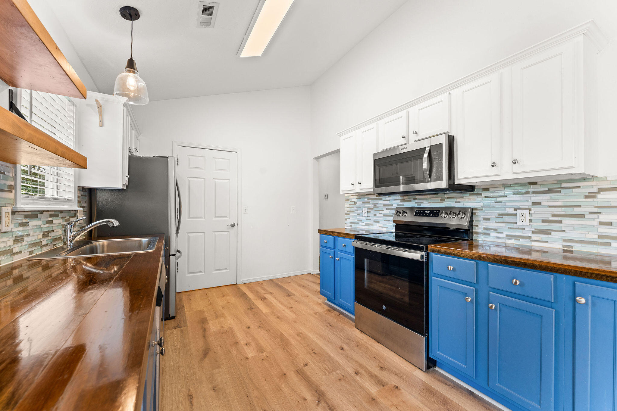 577 Van Buren Road Property Photo 13