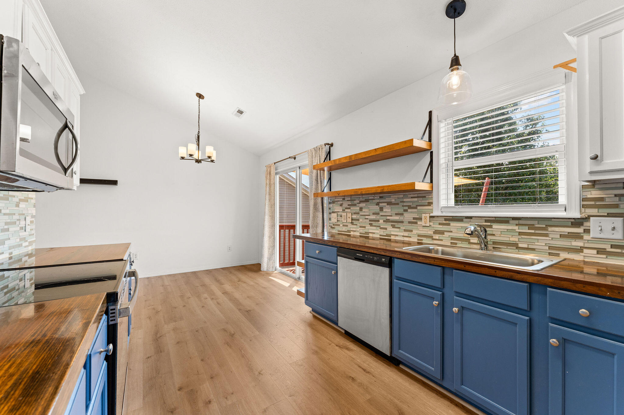 577 Van Buren Road Property Photo 15