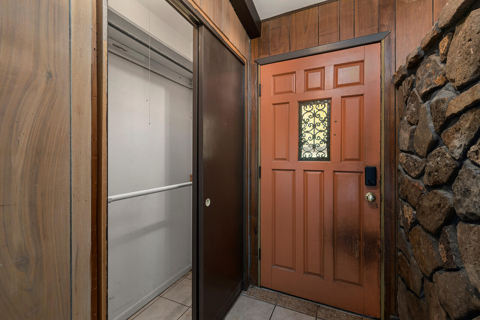 718 Baker Street Property Photo 8