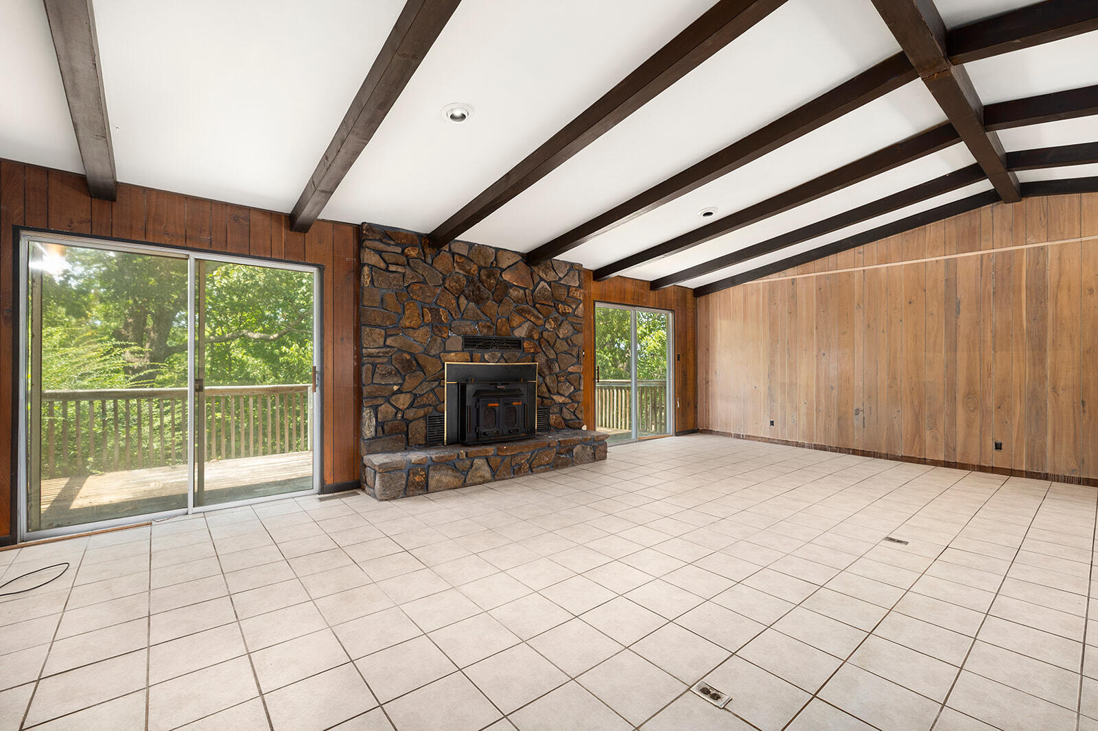 718 Baker Street Property Photo 13