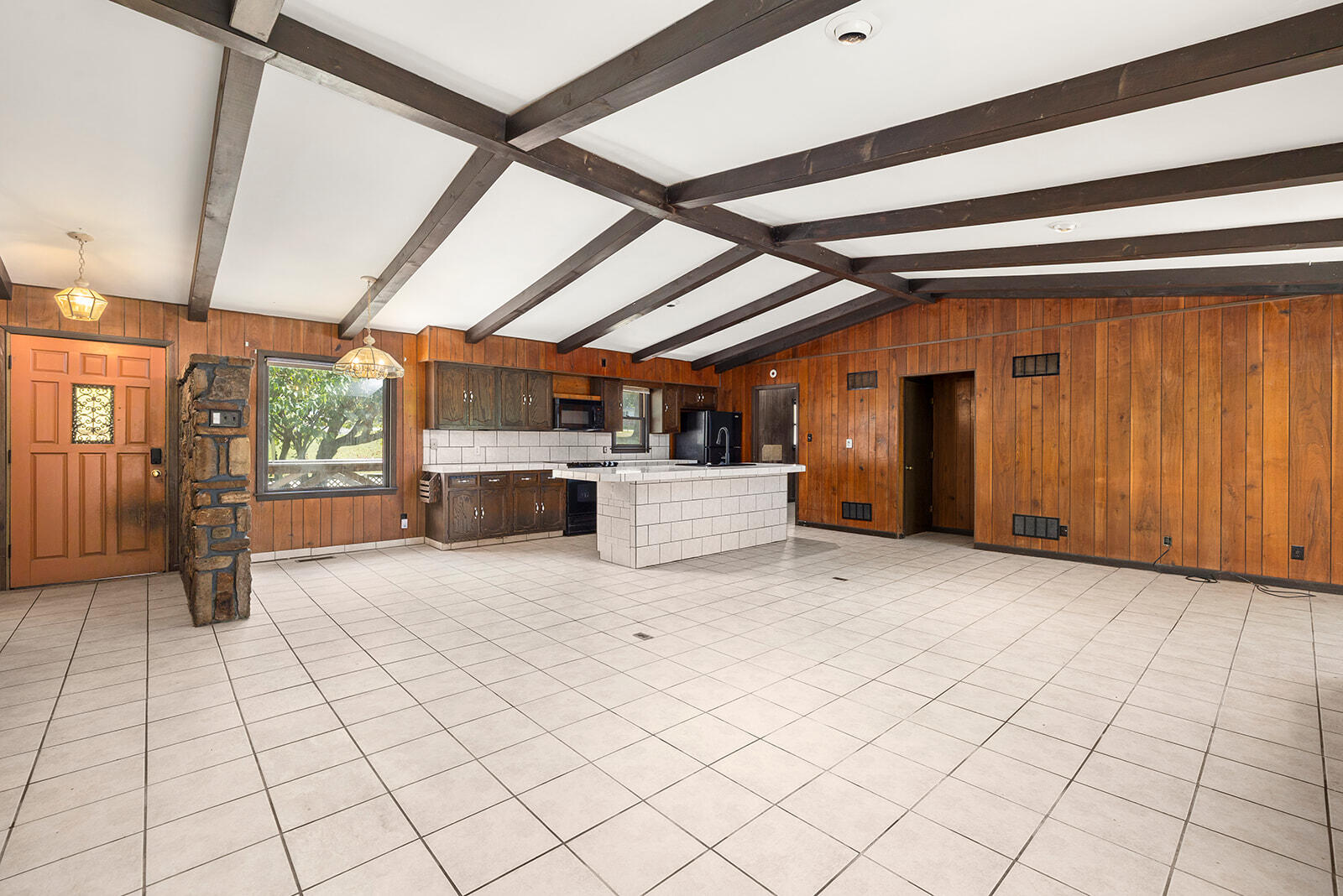718 Baker Street Property Photo 14