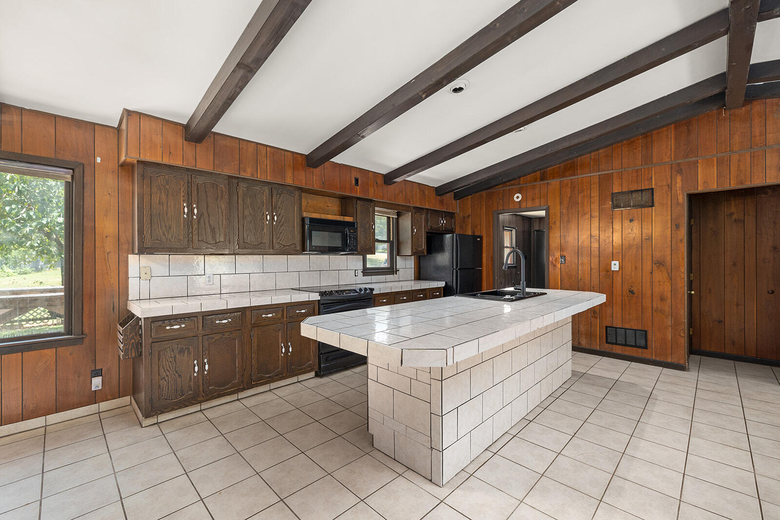 718 Baker Street Property Photo 16