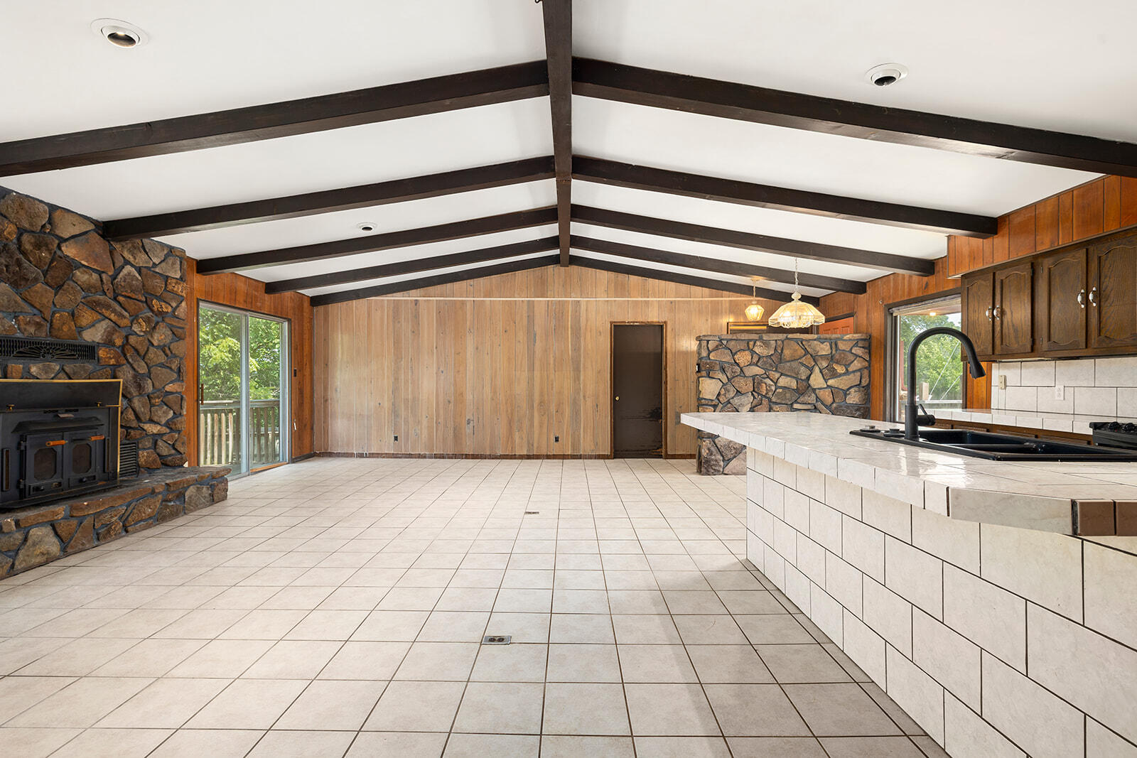 718 Baker Street Property Photo 18