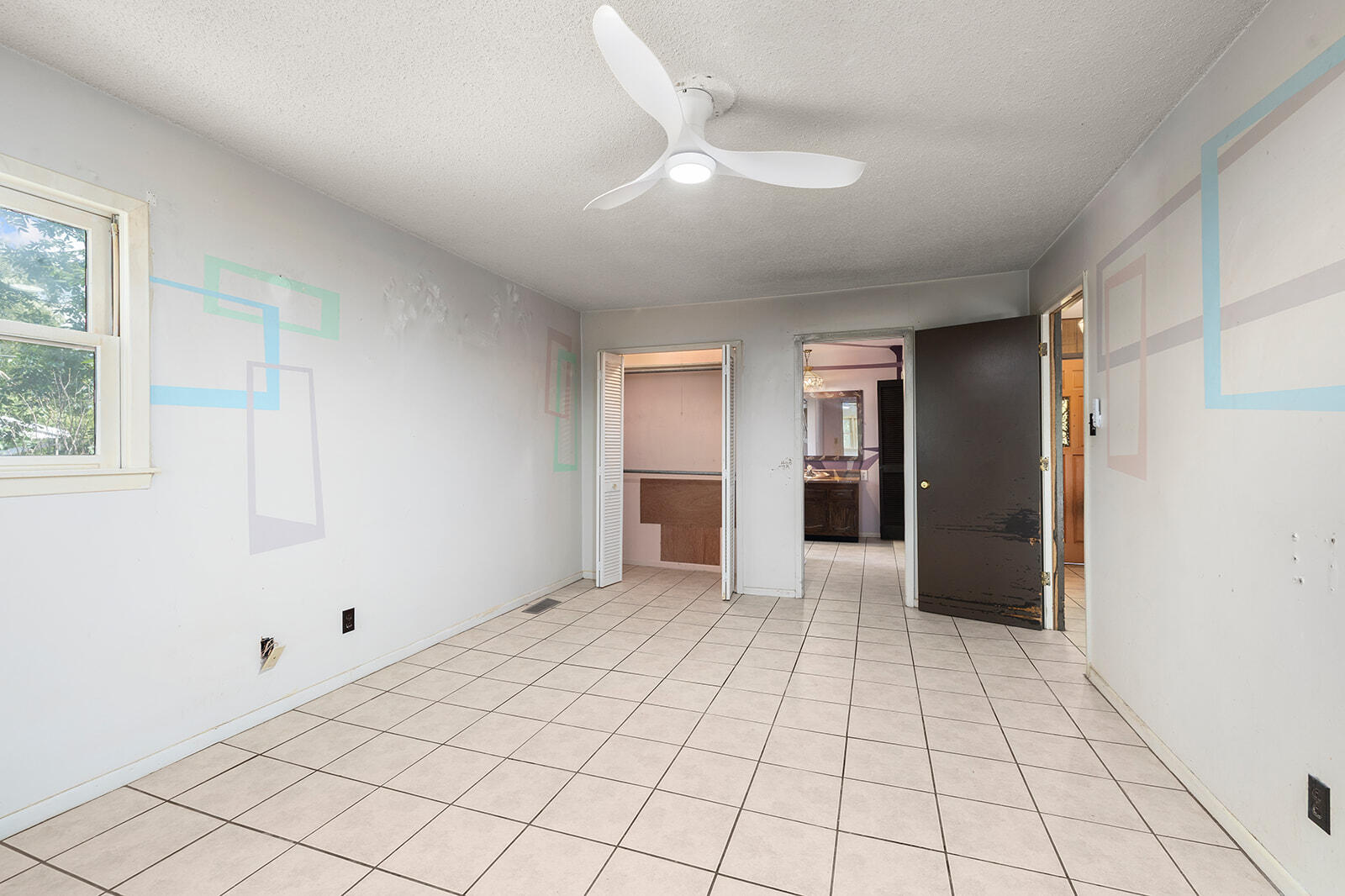 718 Baker Street Property Photo 22