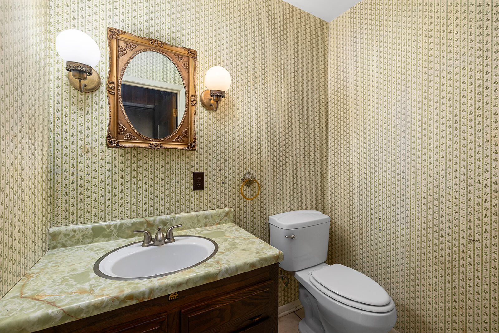 718 Baker Street Property Photo 24