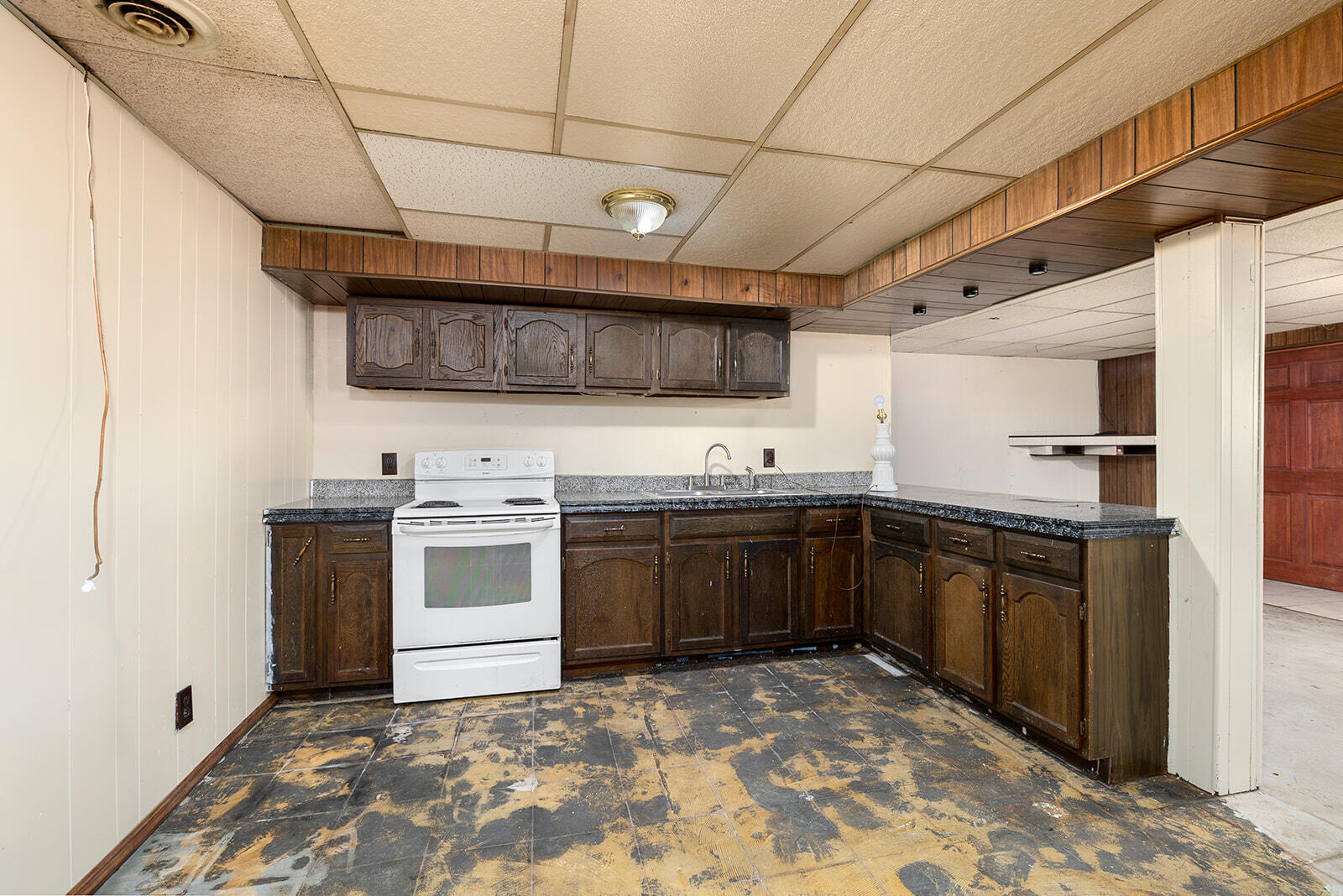 718 Baker Street Property Photo 37