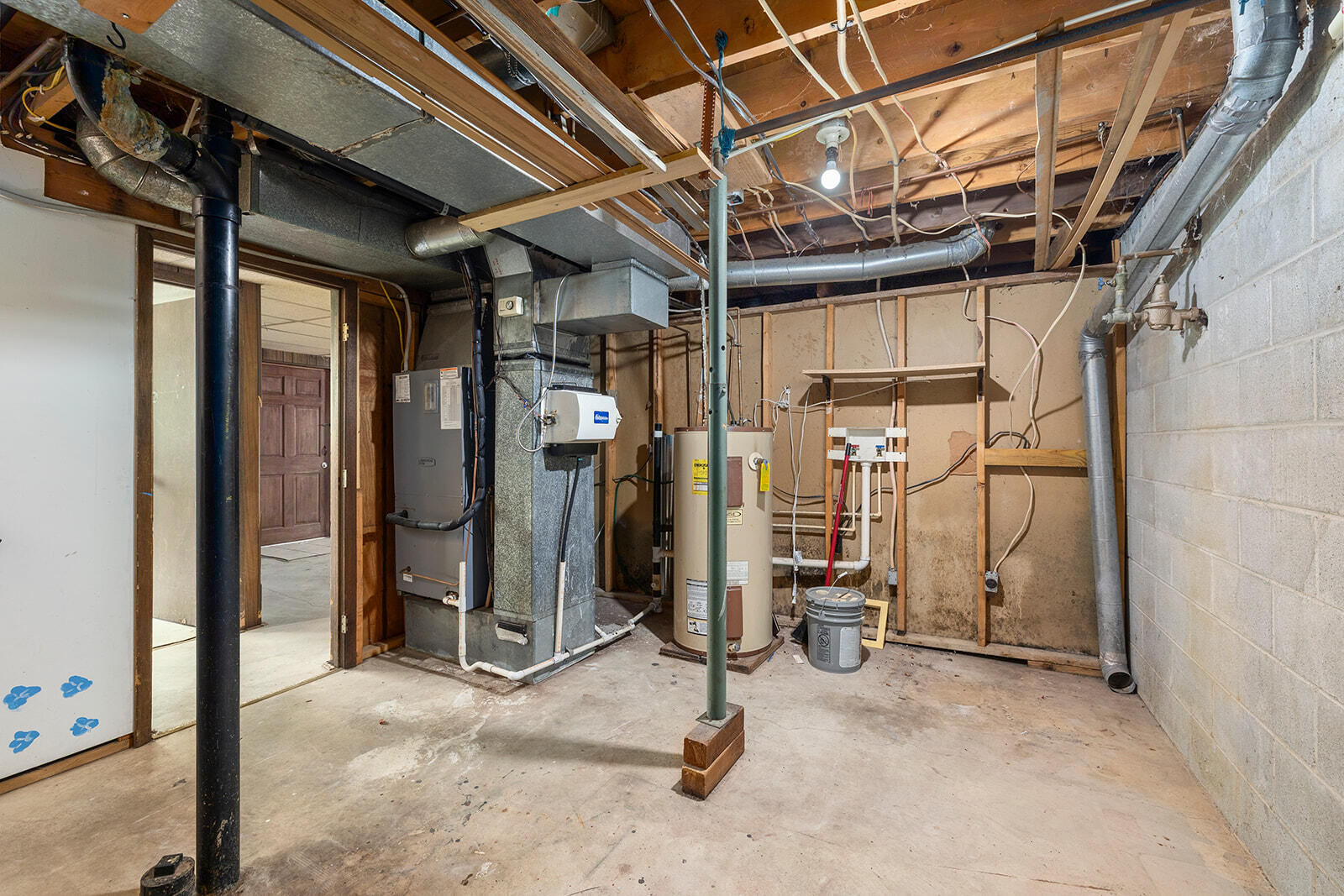 718 Baker Street Property Photo 43