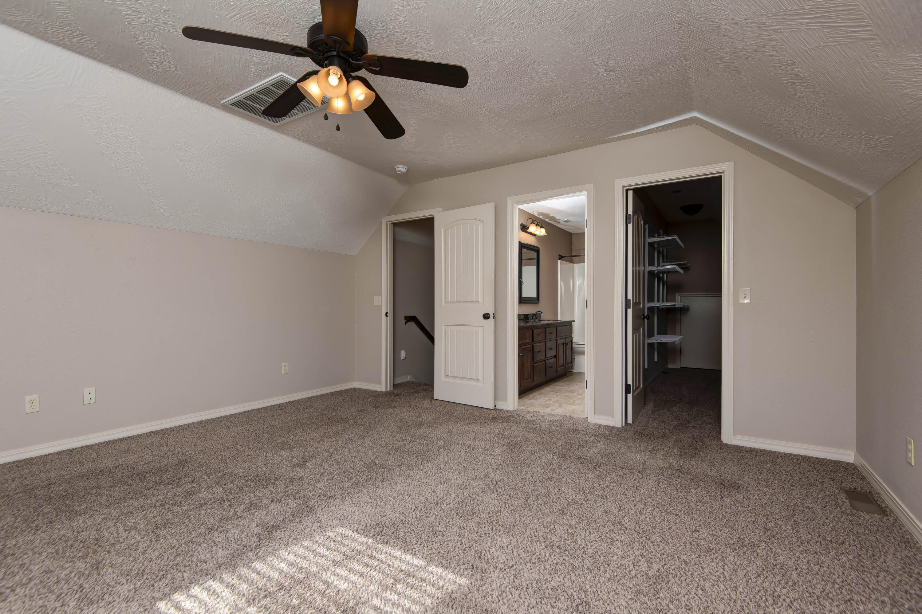 5747 South Winsor Drive Property Photo 30