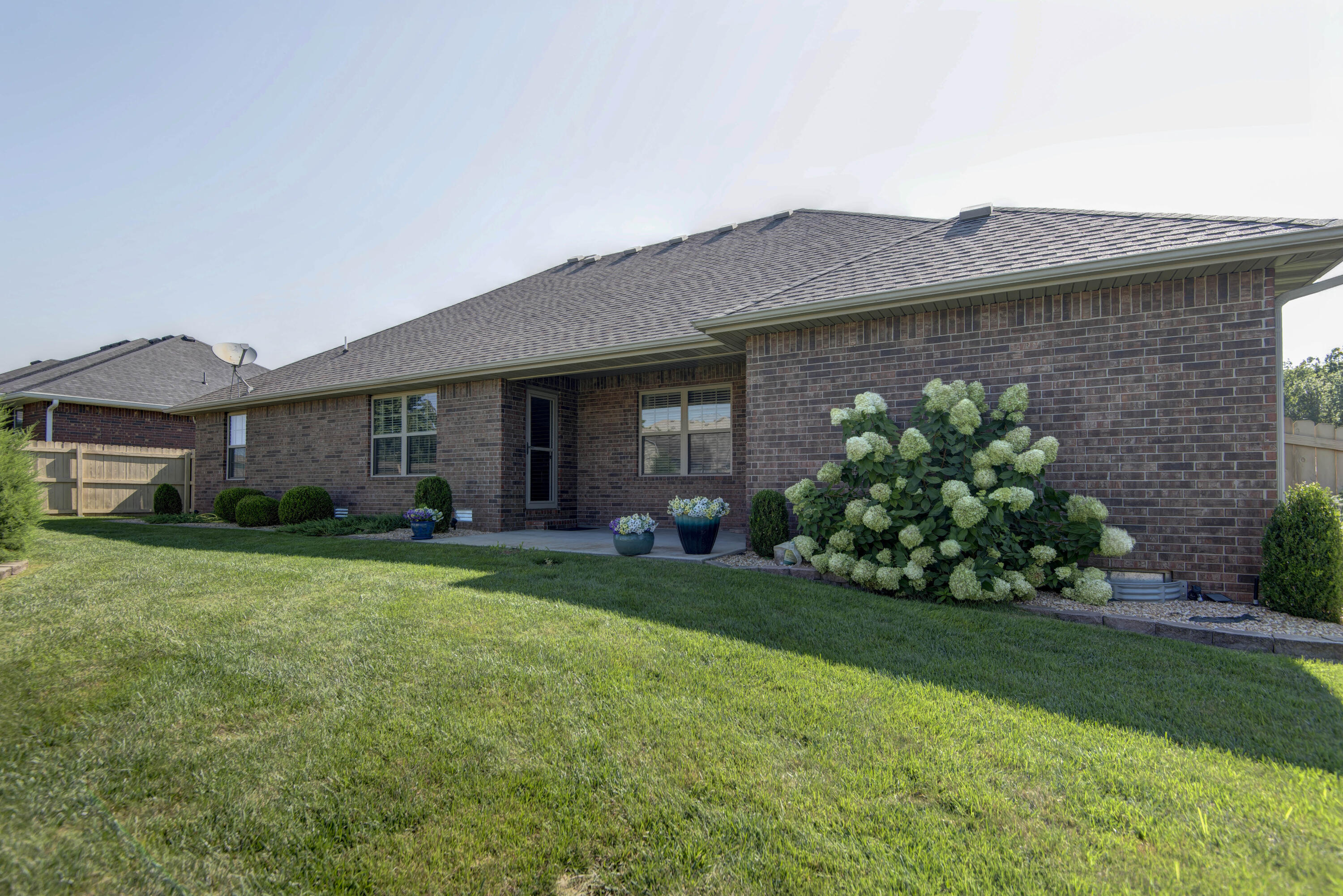 5747 South Winsor Drive Property Photo 35
