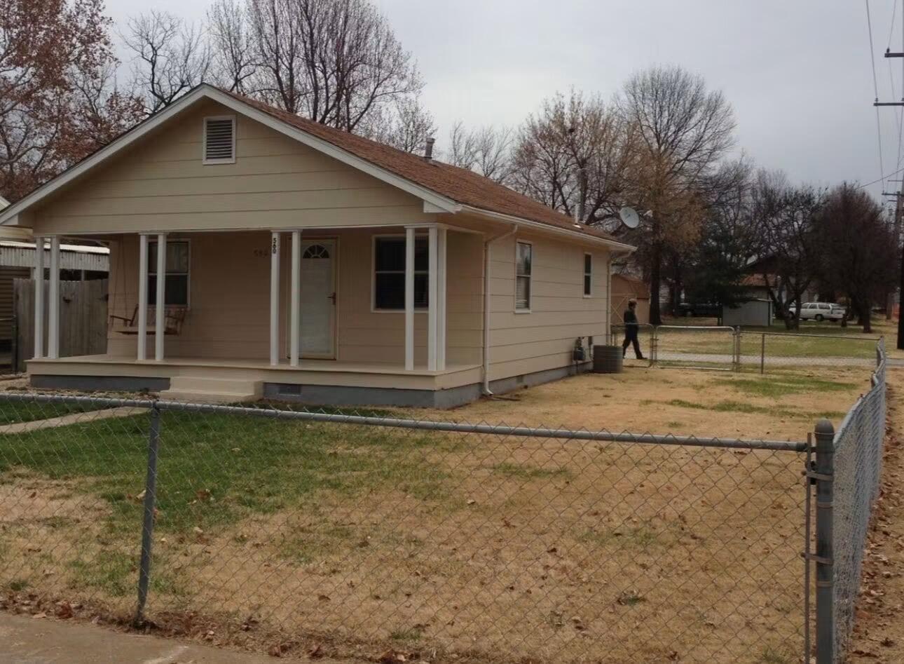 560 South Warren Avenue Property Photo 1