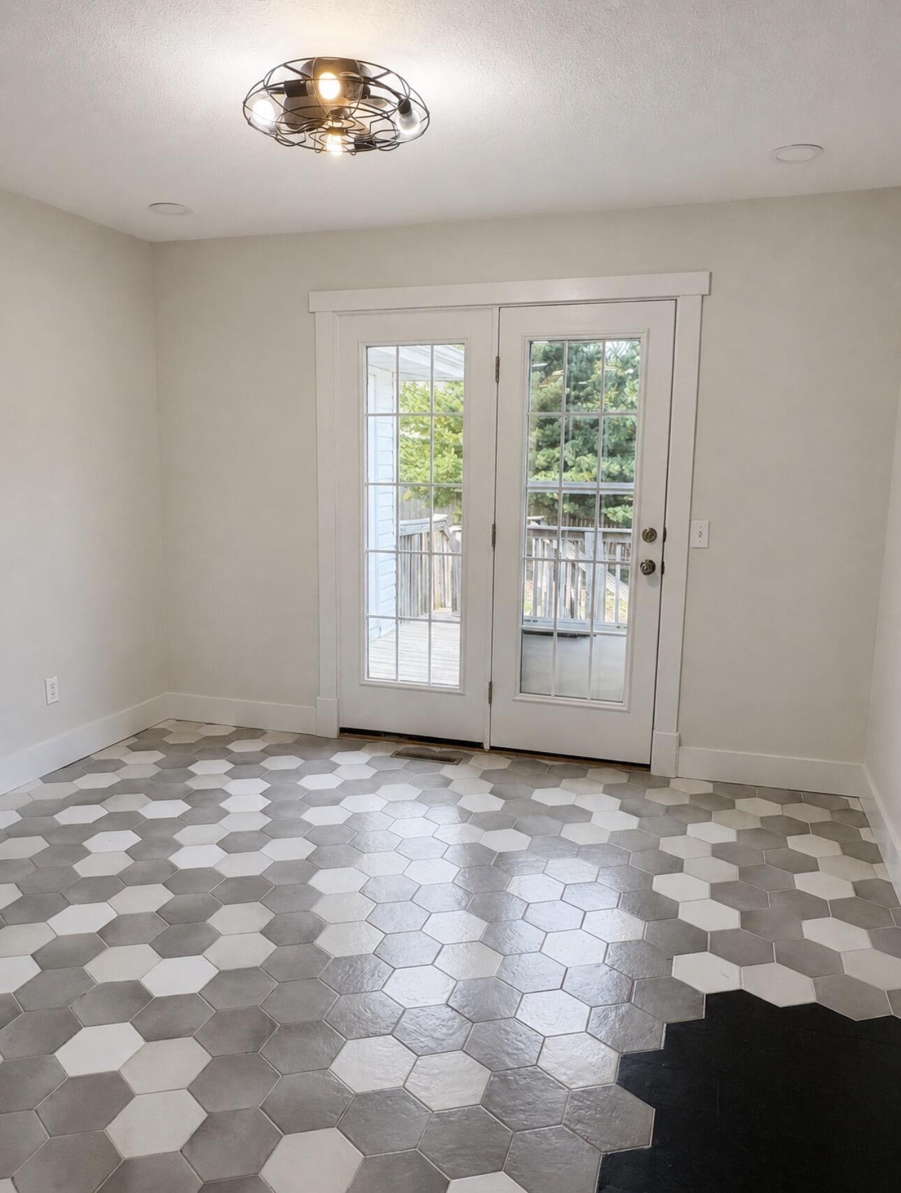 2207 West Colton Avenue Property Photo 7