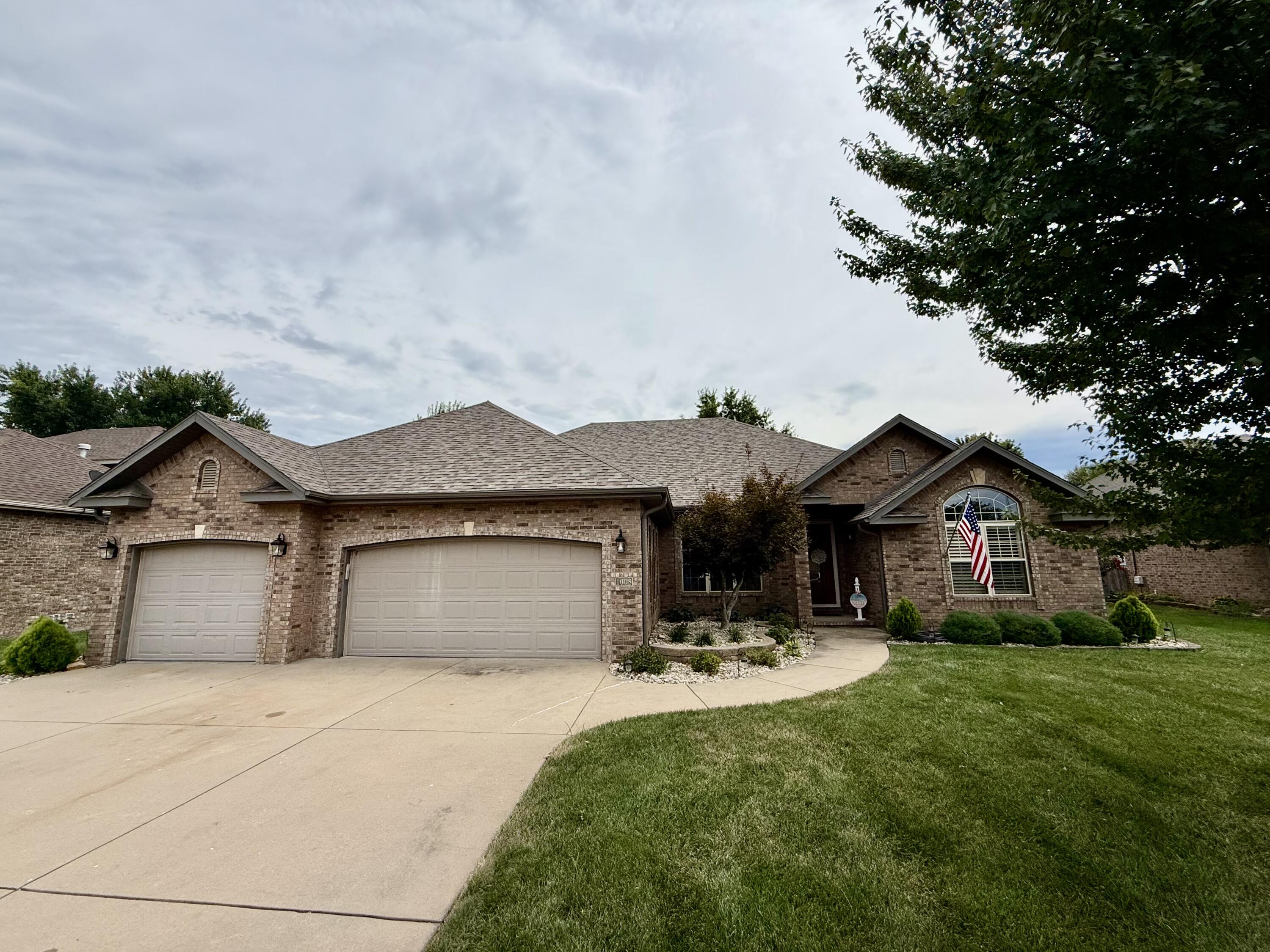 1008 West Glacier Court Property Photo 2