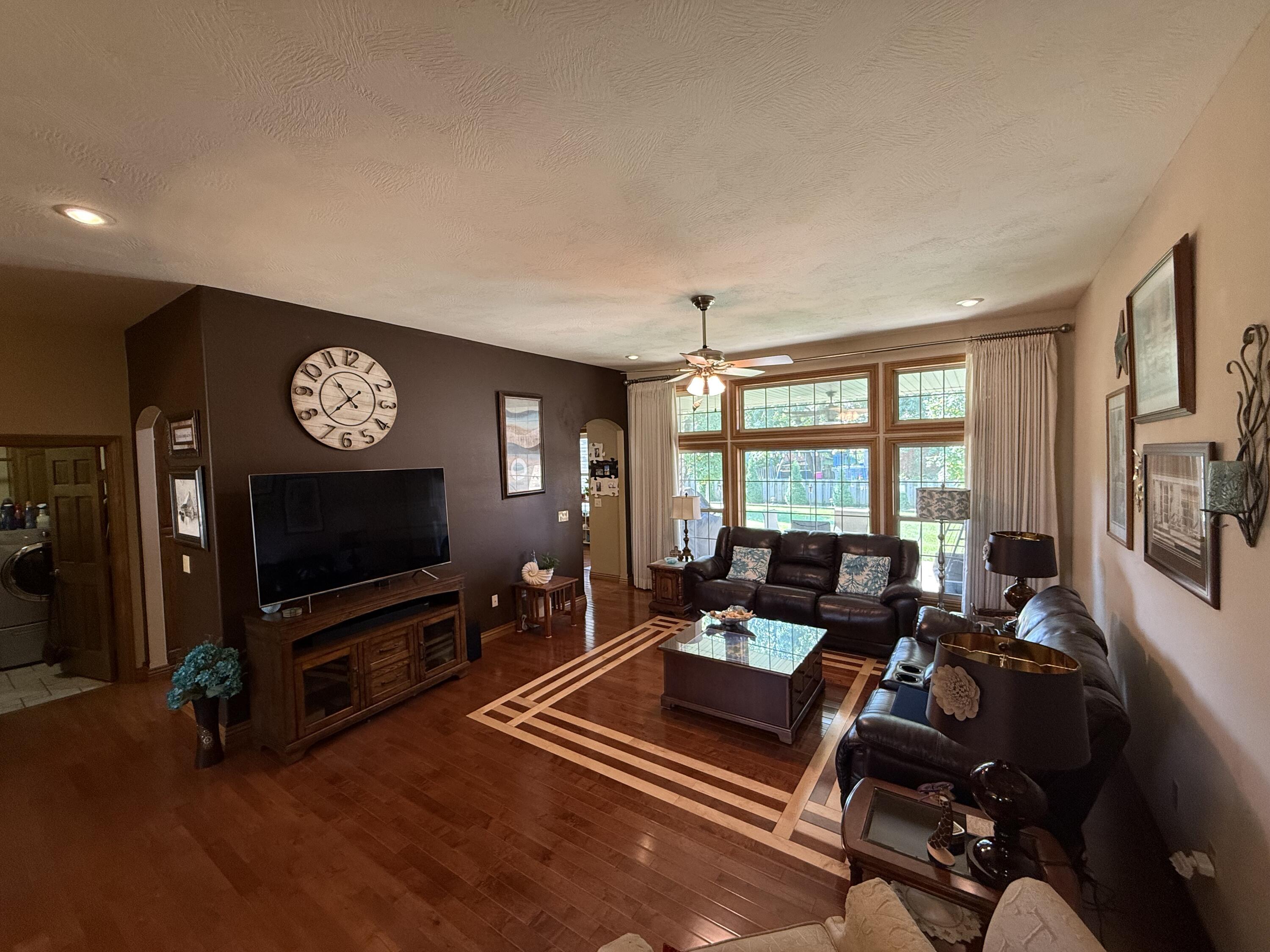 1008 West Glacier Court Property Photo 5