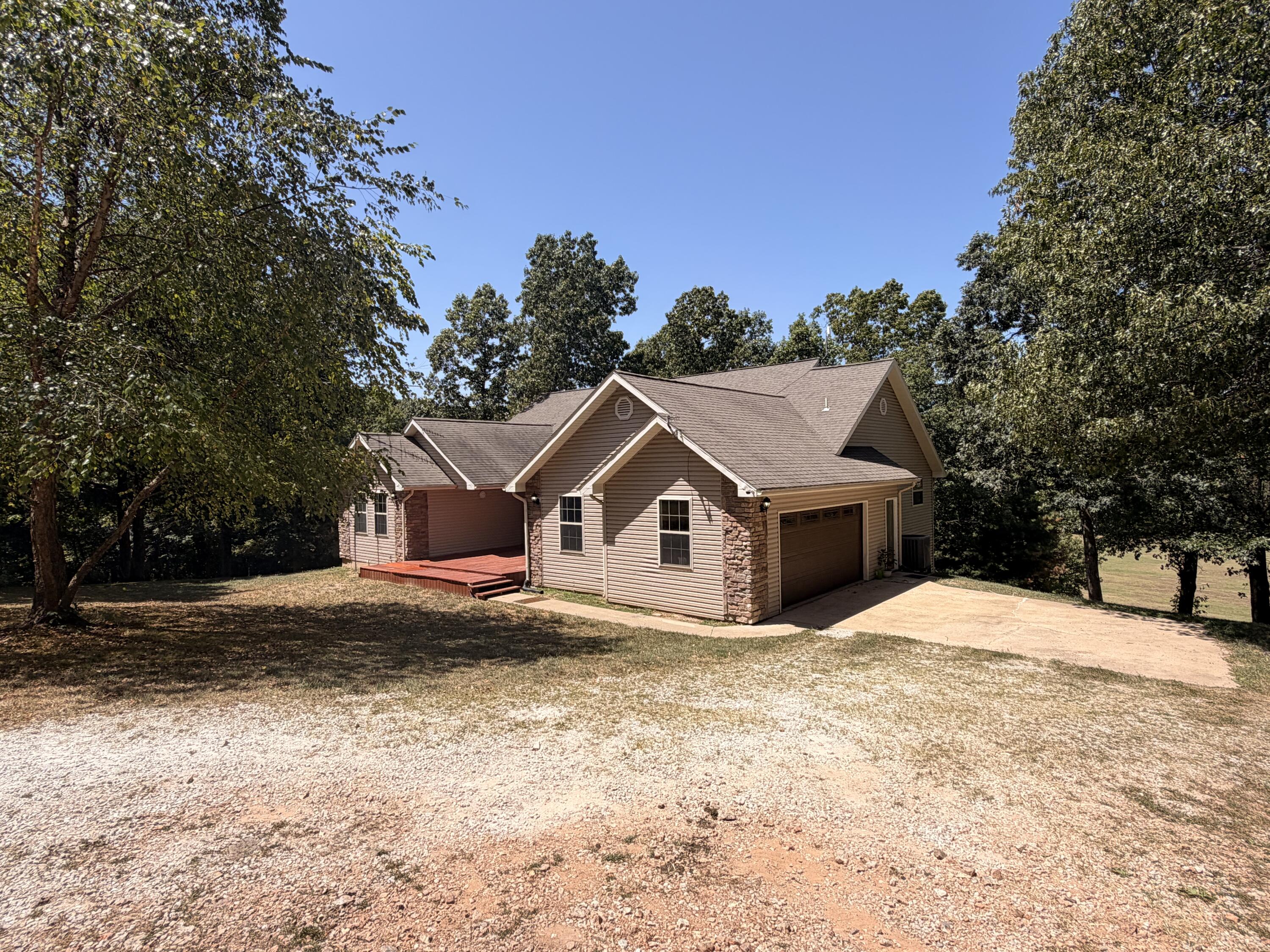 17675 Hazel Crest Lane Property Photo 4