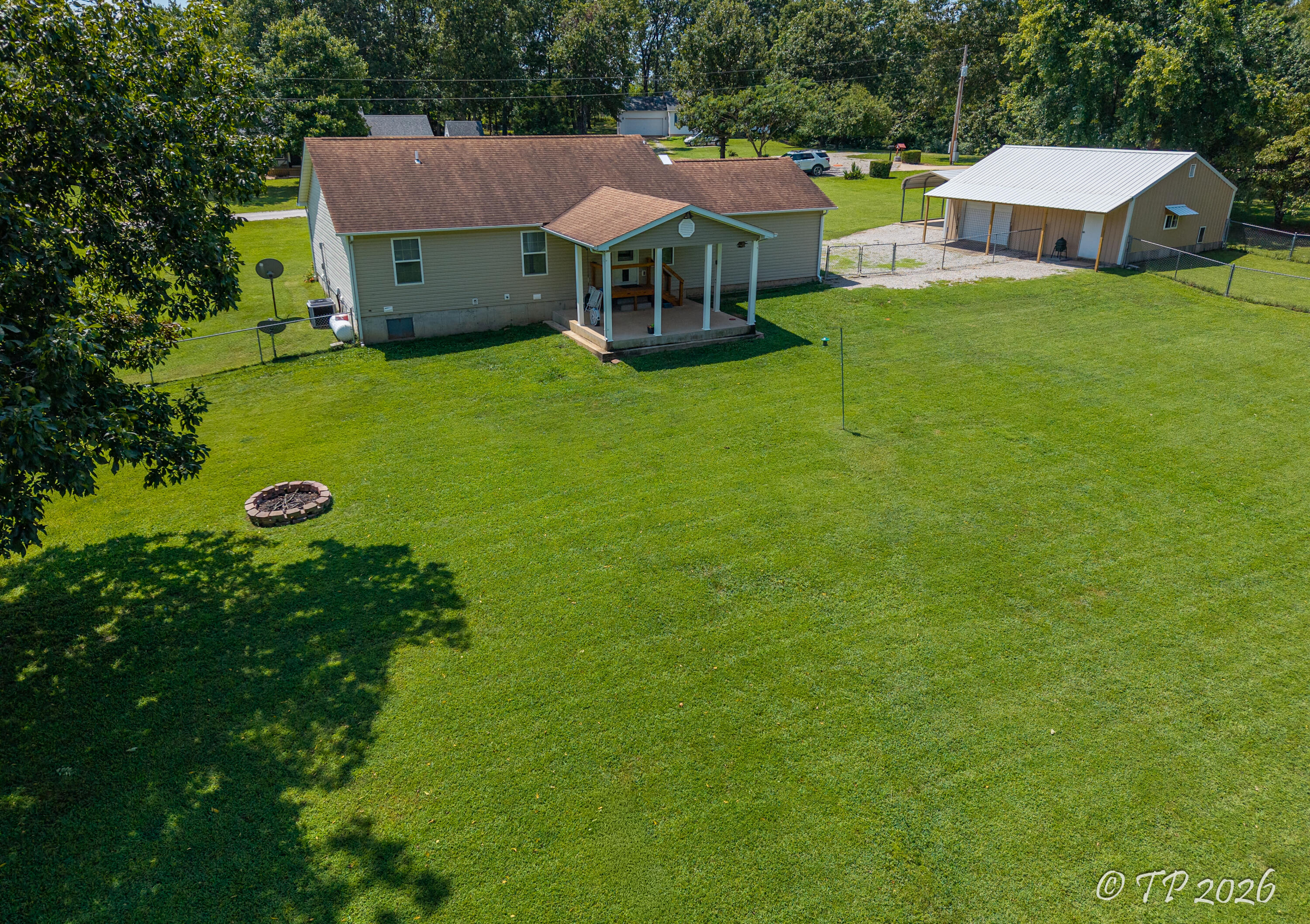 5879 County Road 1580 Property Photo 5