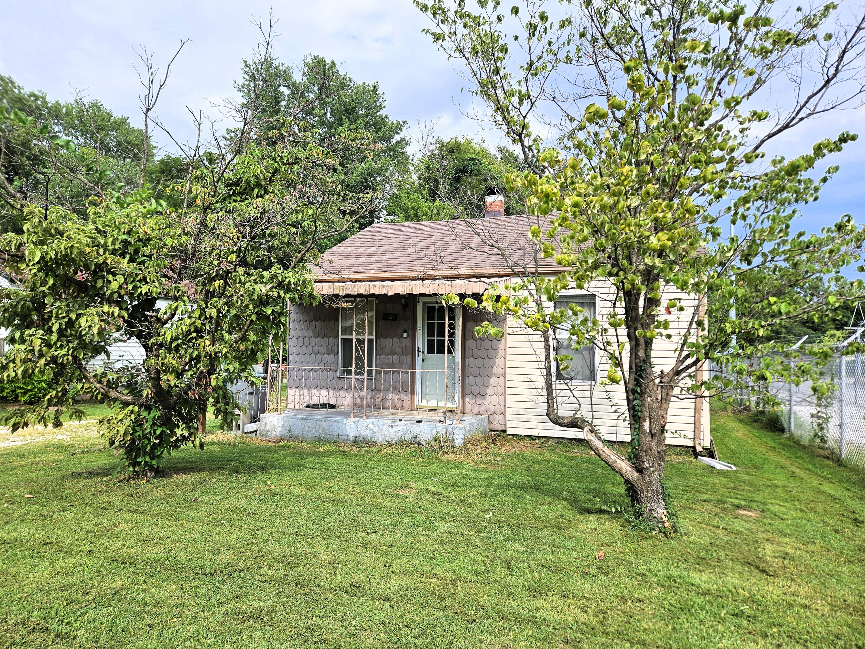 1020 North West Avenue Property Photo 1