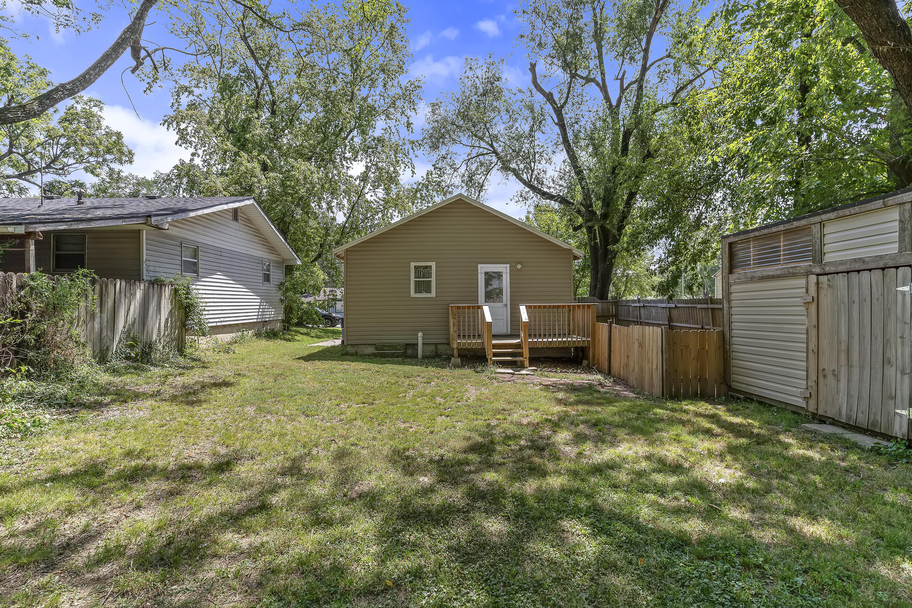 1525 West Webster Street Property Photo 18