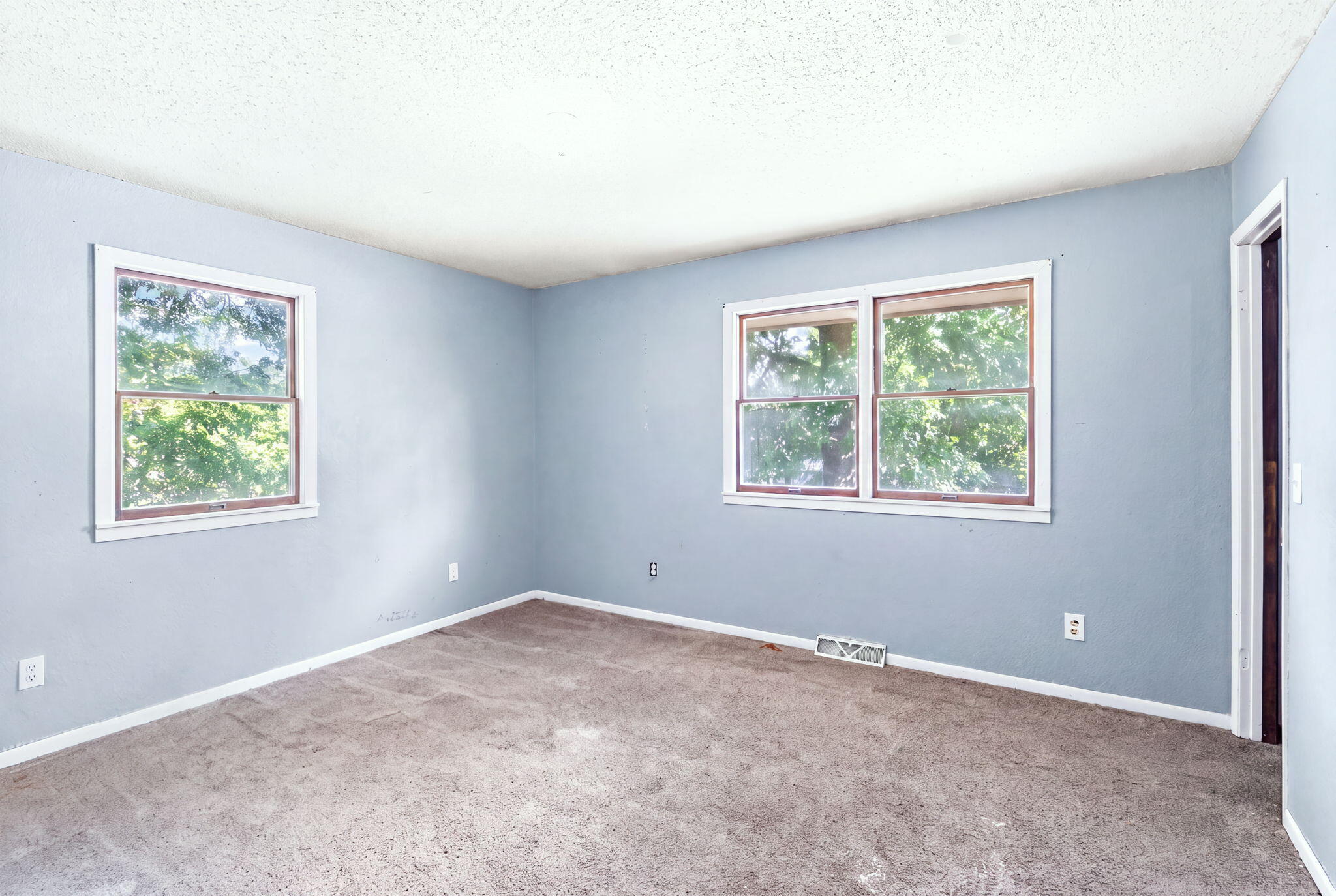 116 West Marshall Street Property Photo 15