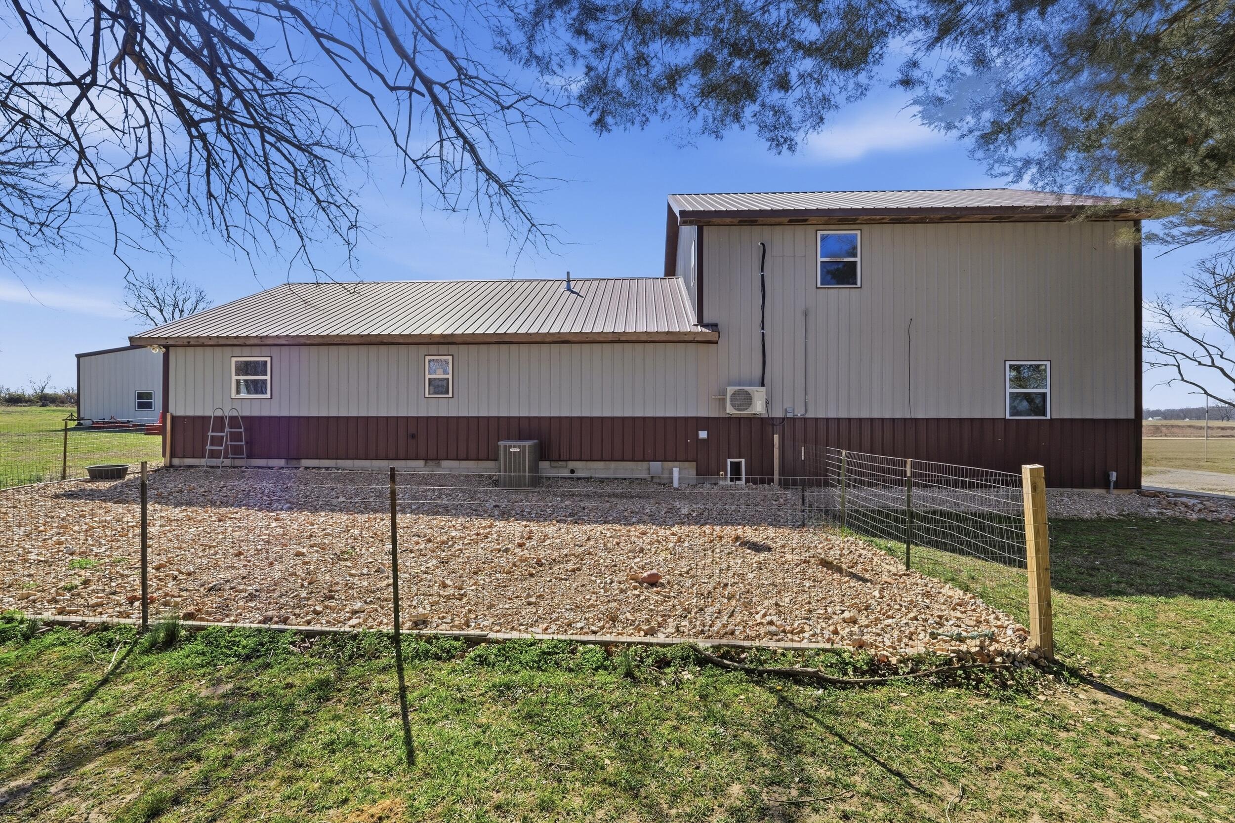 8586 Farm Road 2230 Property Photo 7