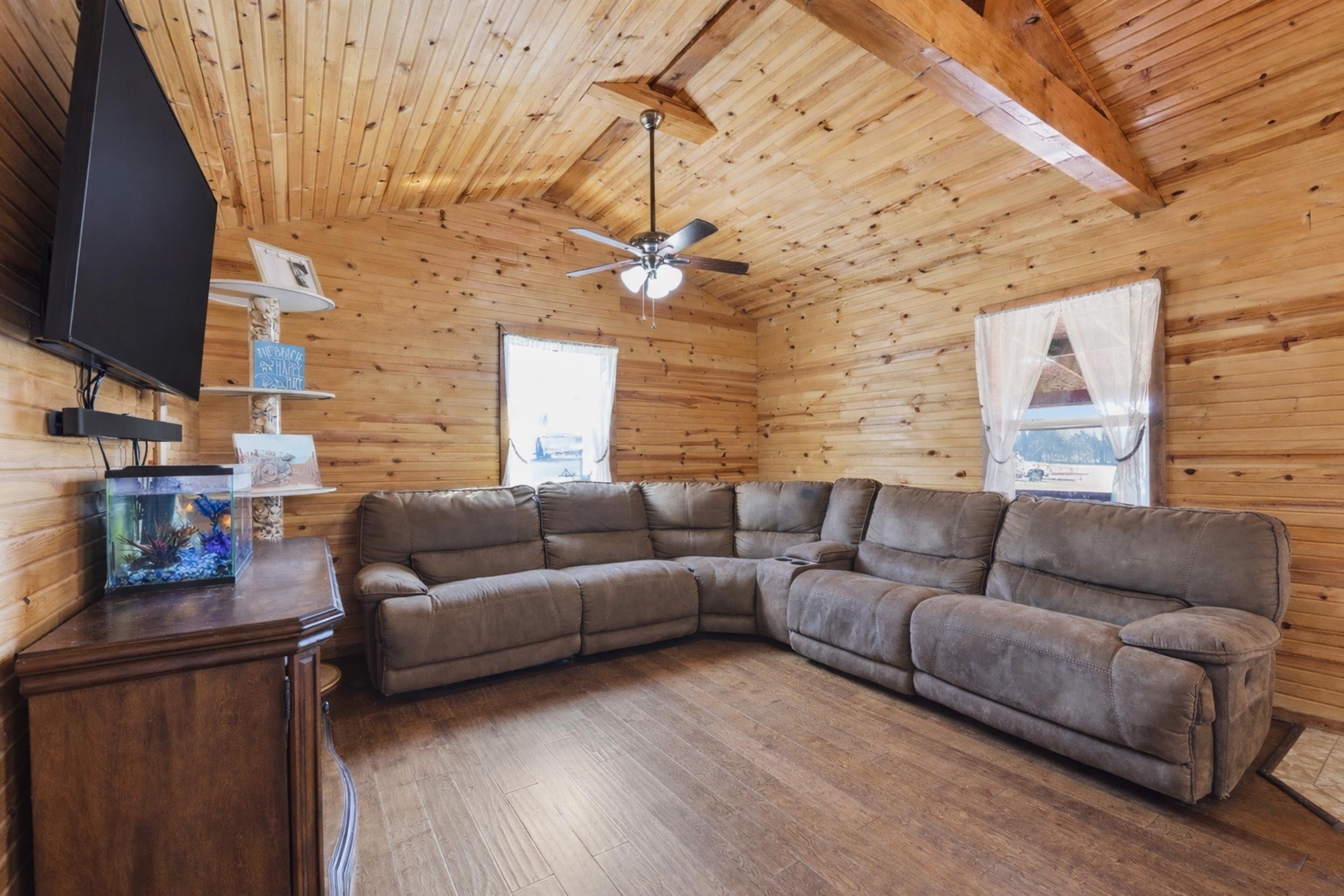 8586 Farm Road 2230 Property Photo 12