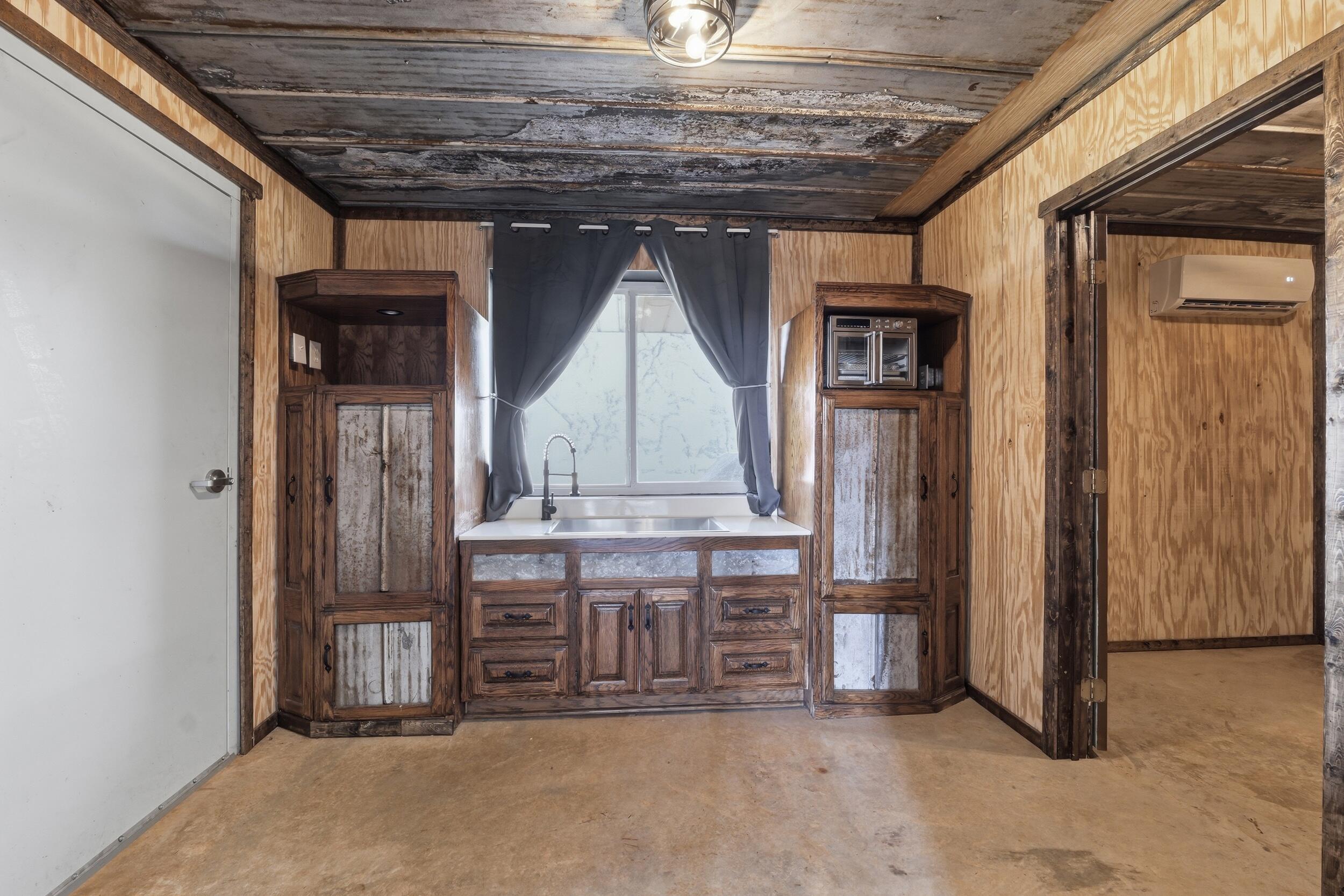 8586 Farm Road 2230 Property Photo 32